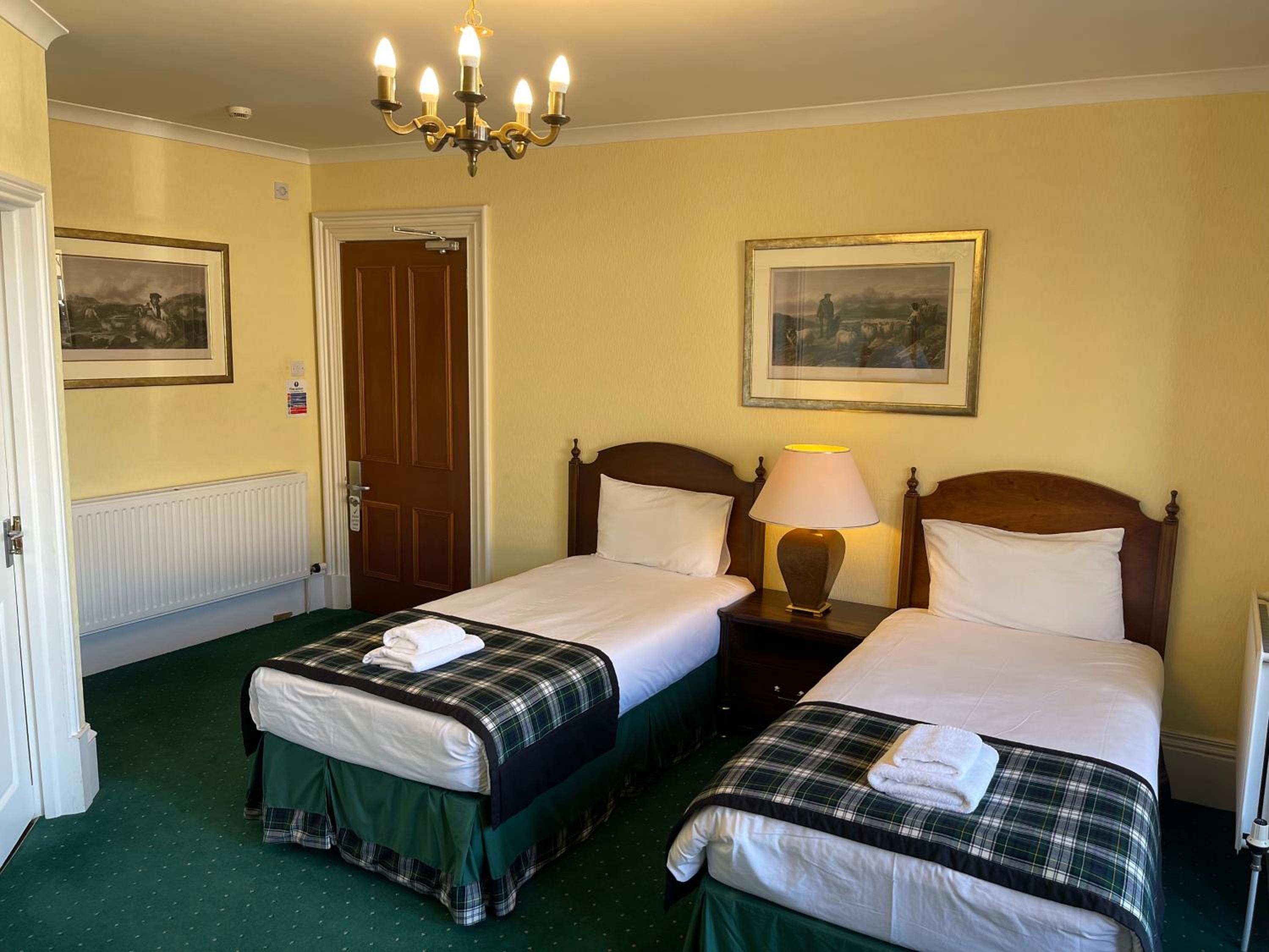 Lovat Arms Hotel