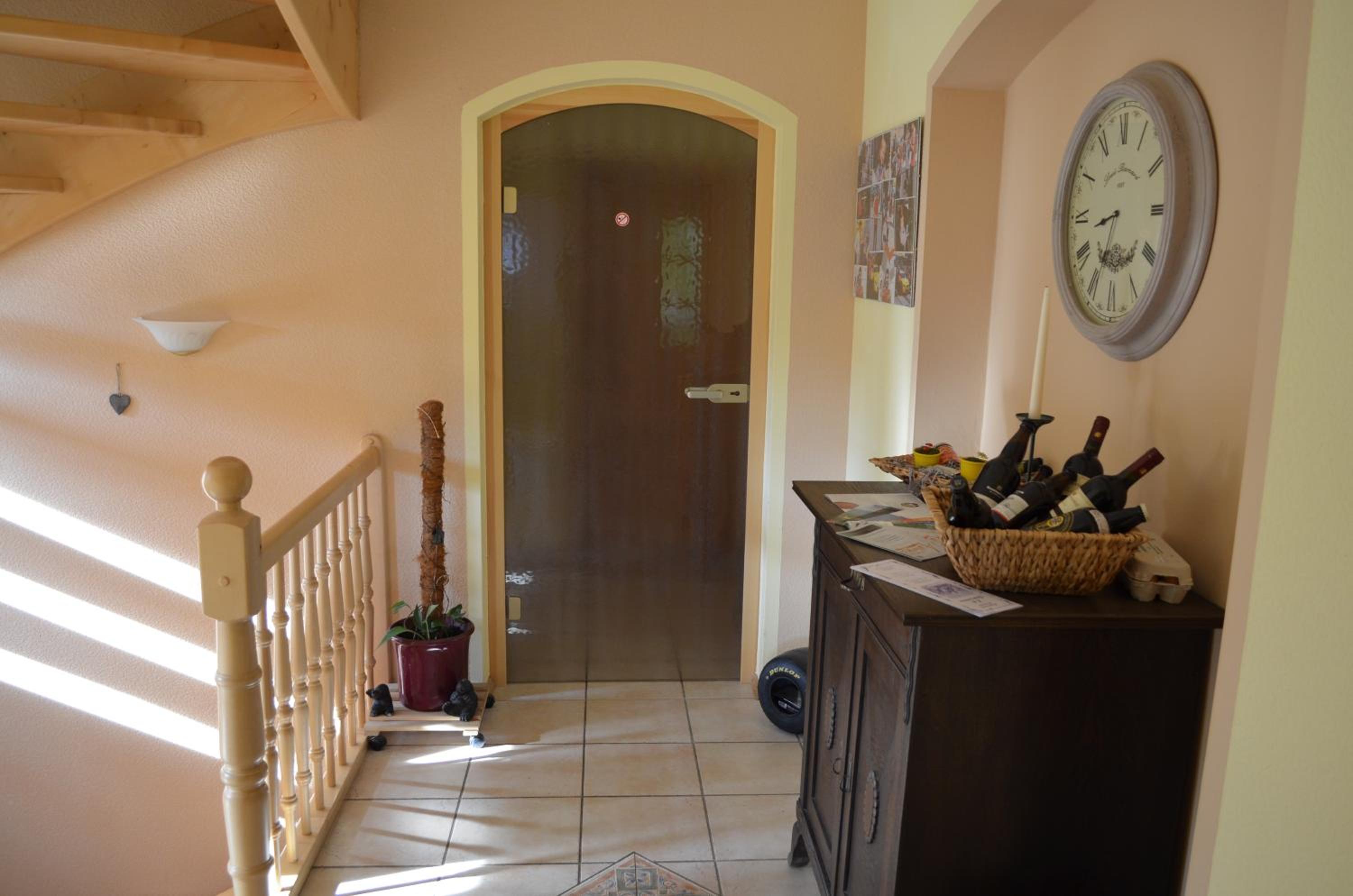 One-Bedroom Apartment (3 Adults) photo 2
