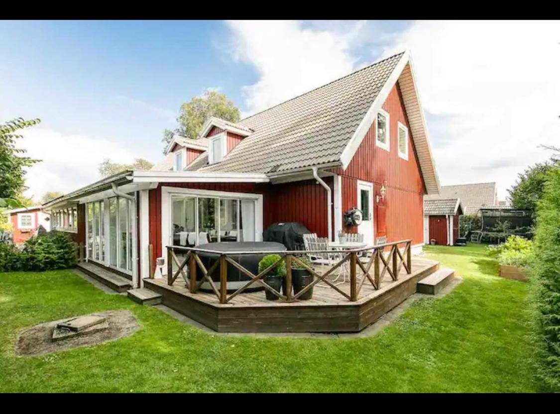 Three-Bedroom Villa photo 3