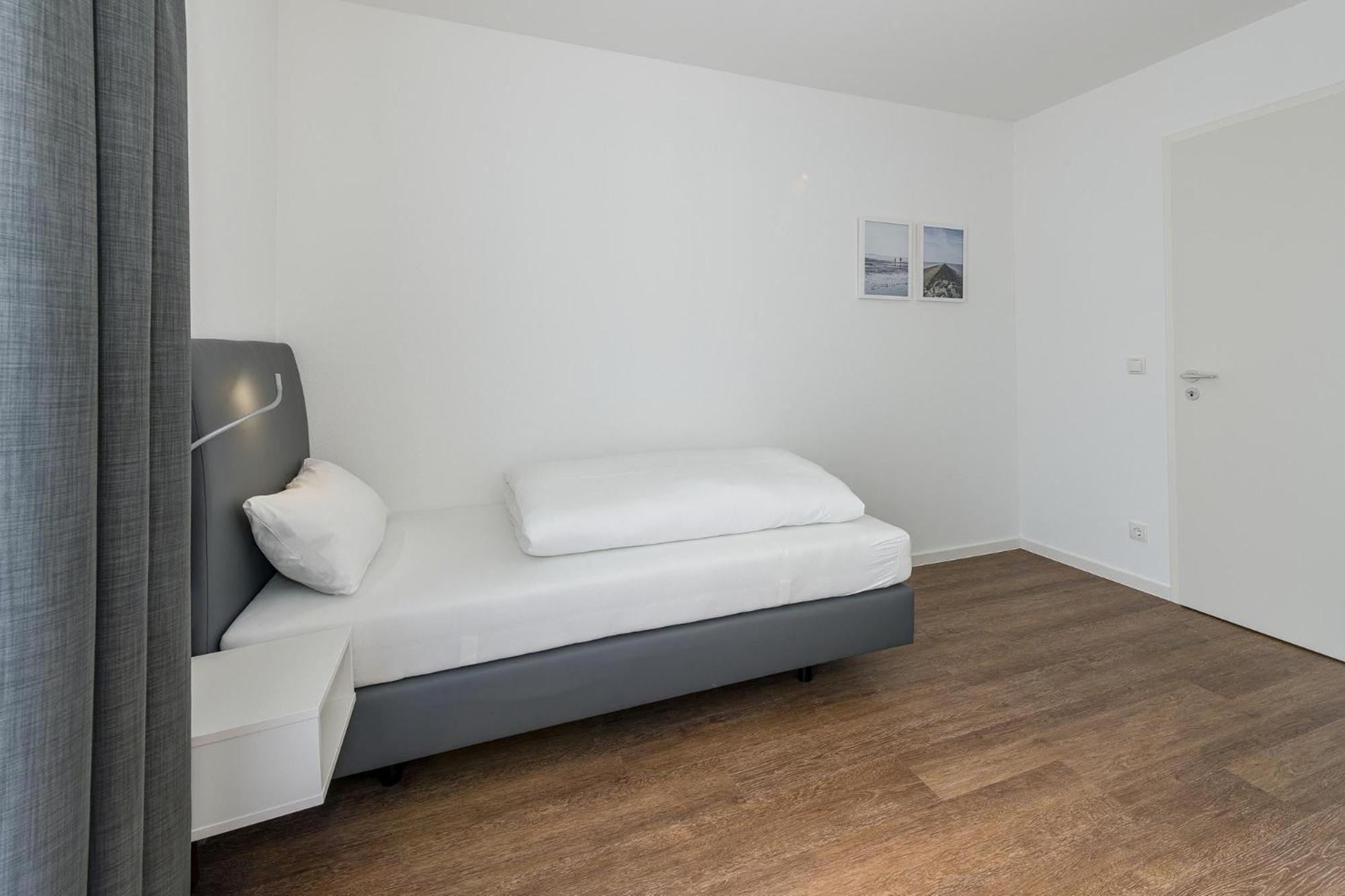 Apartment with Balcony photo 2