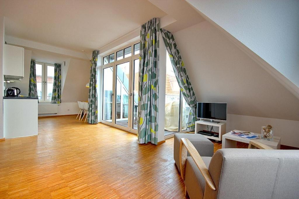 Apartment with Balcony photo 1
