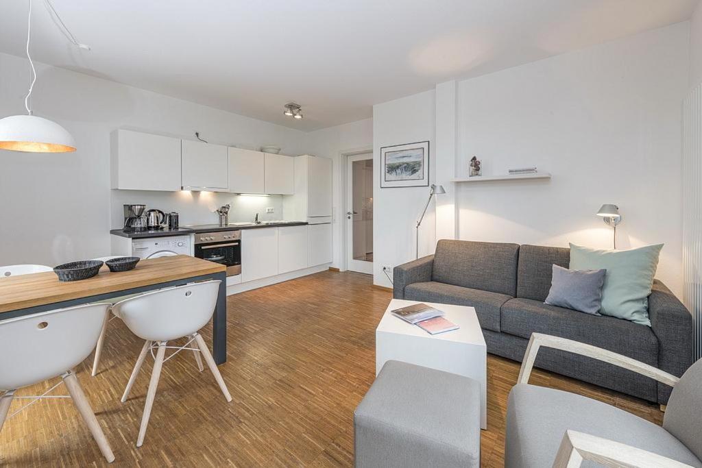 Apartment with Terrace photo 2