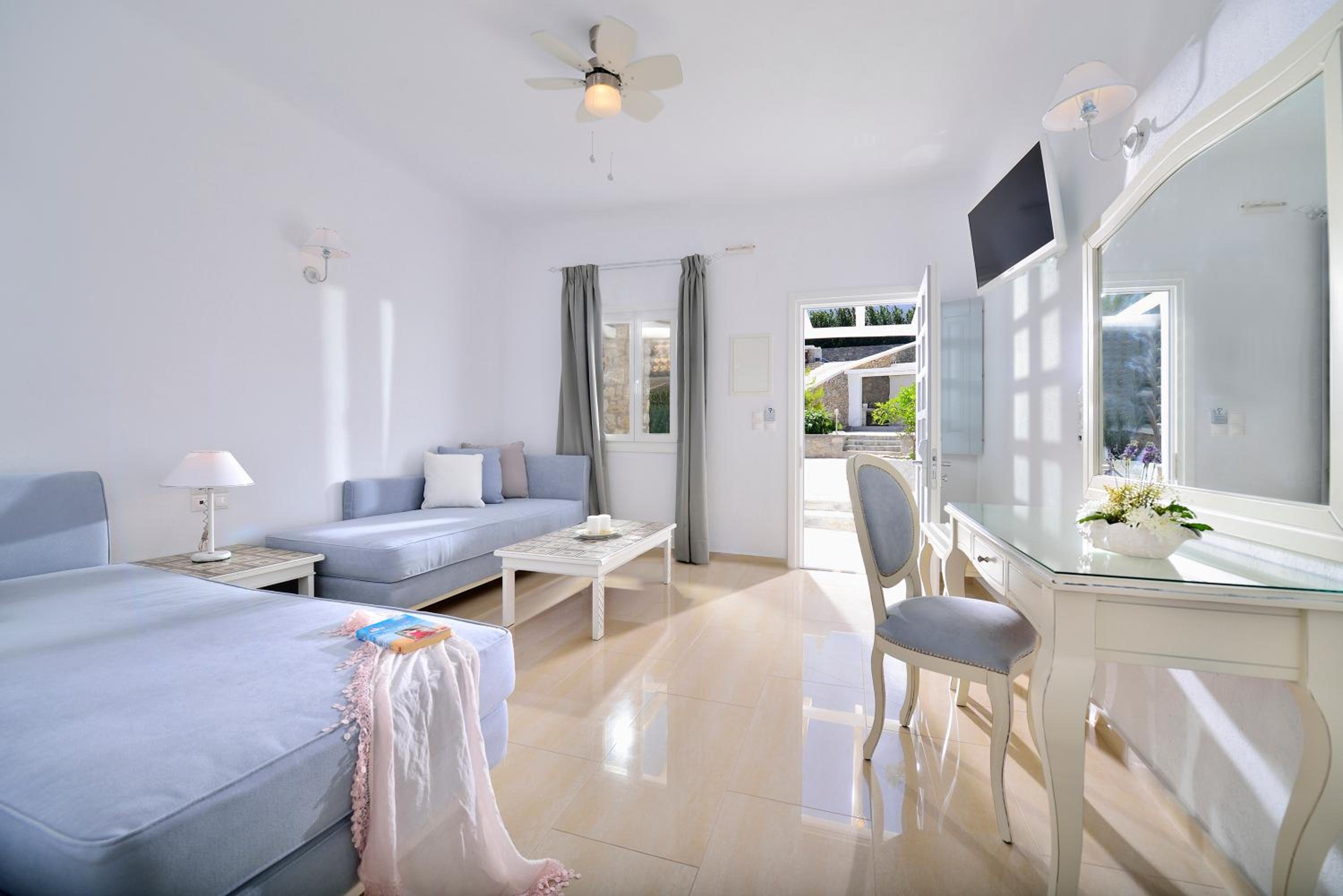 Superior Suite - Photo 2