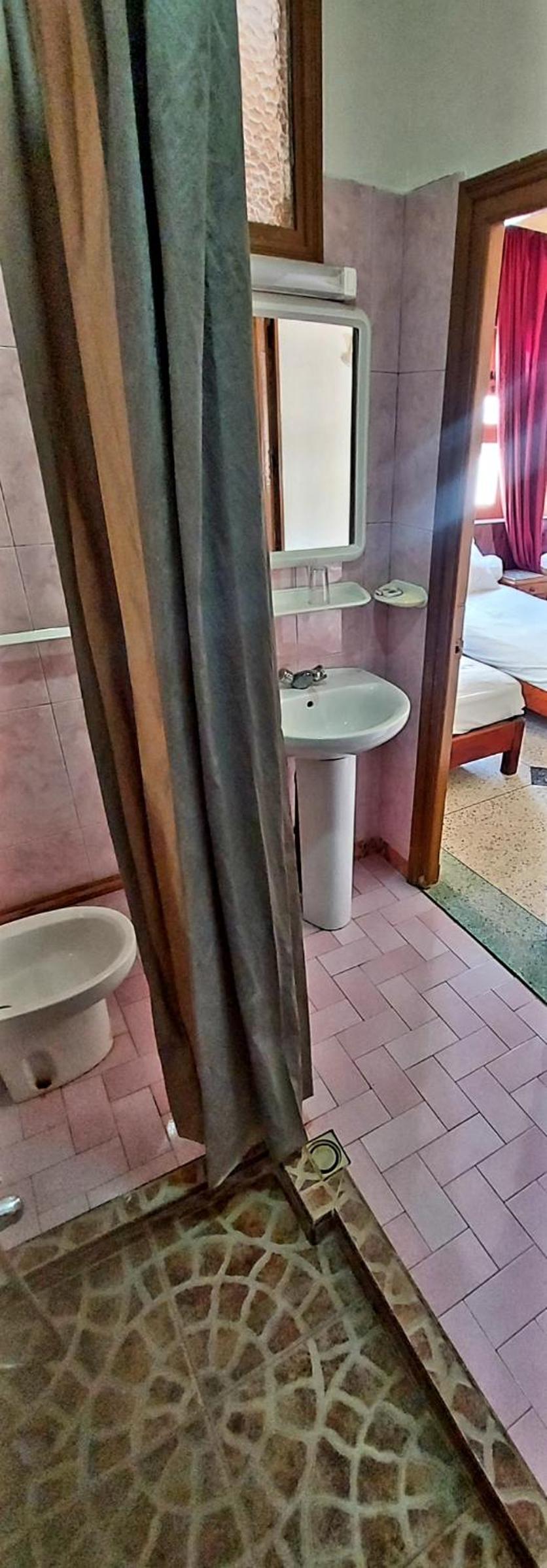 Standard Double Room - Photo 29