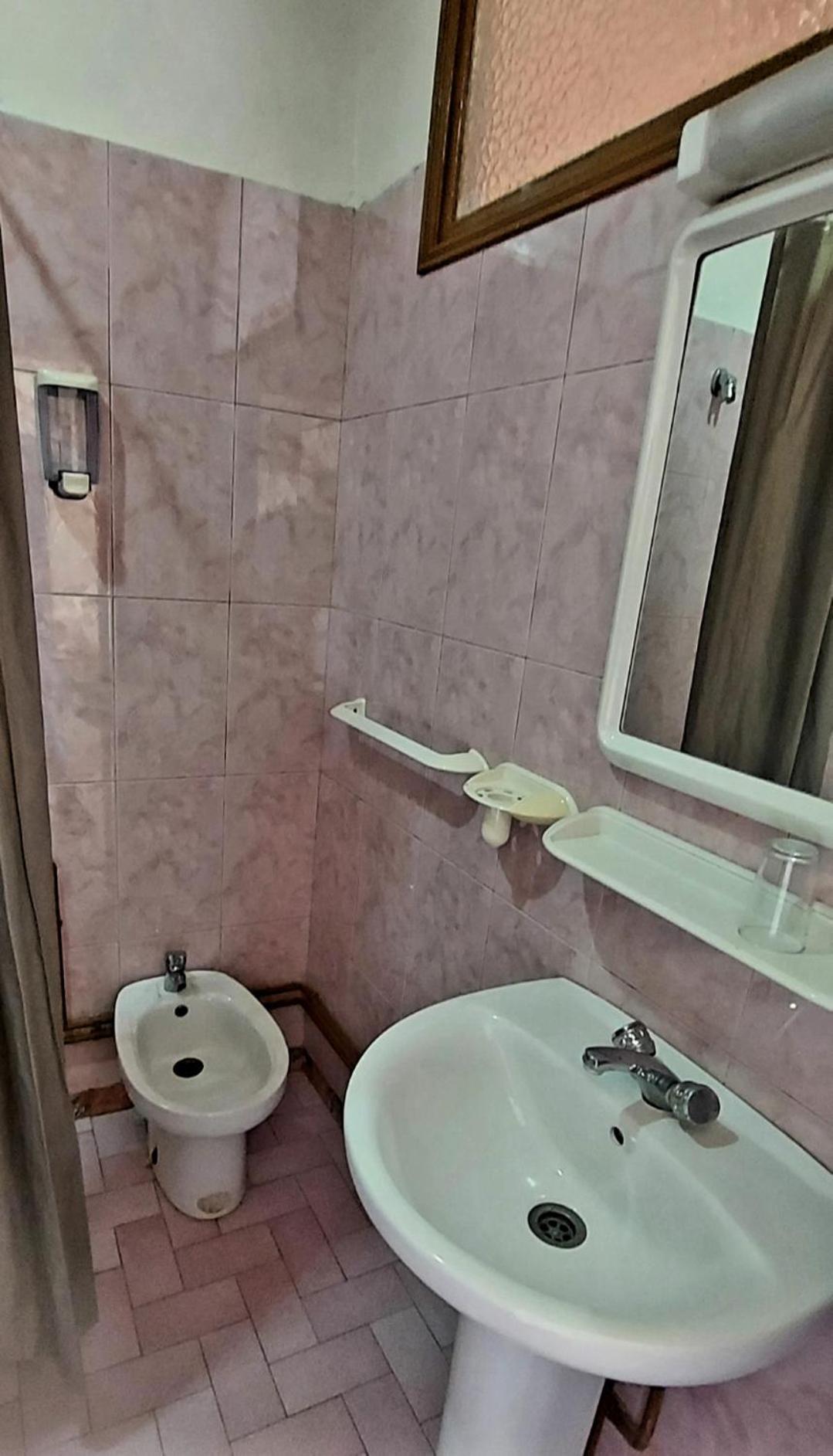 Standard Triple Room - Photo 13