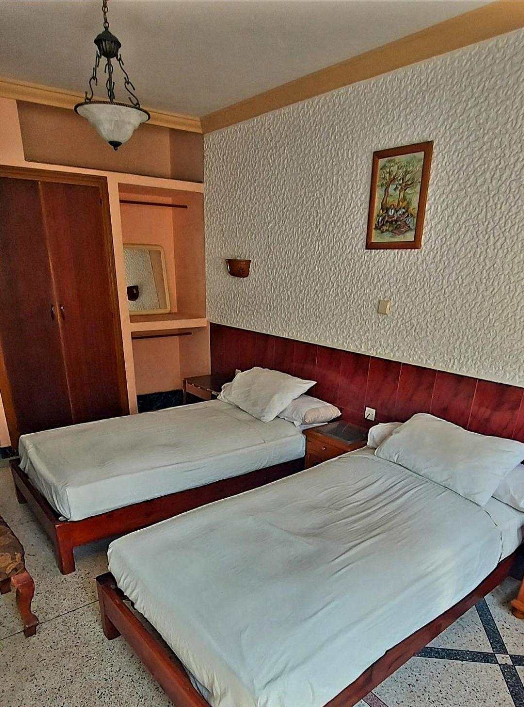 Standard Double Room - Photo 9