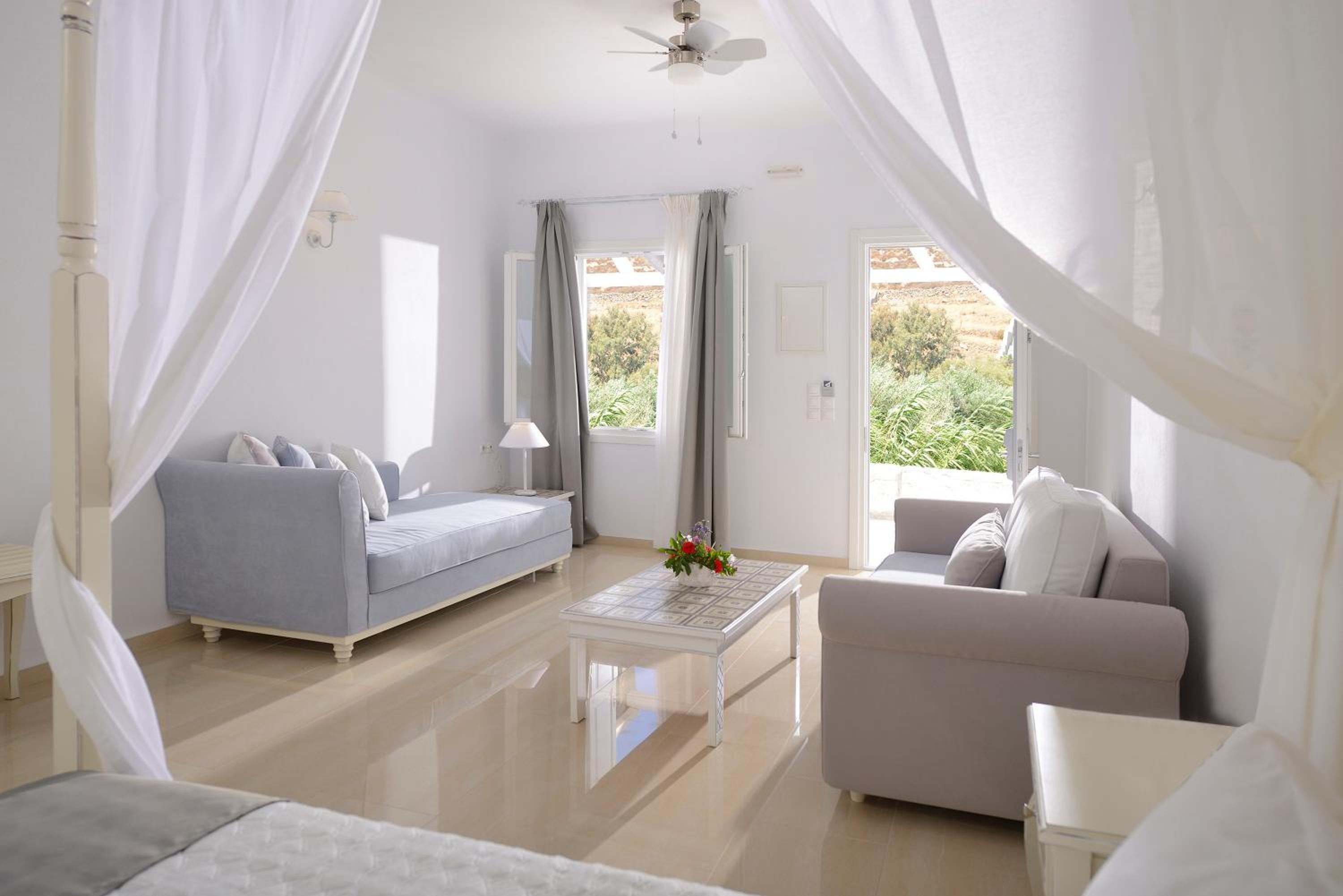 Superior Suite - Photo 6