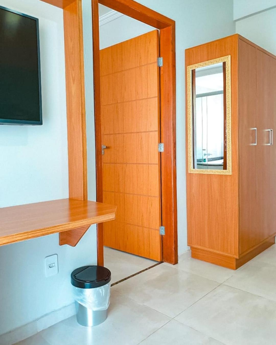 Deluxe Suite with Spa Bath - Photo 7