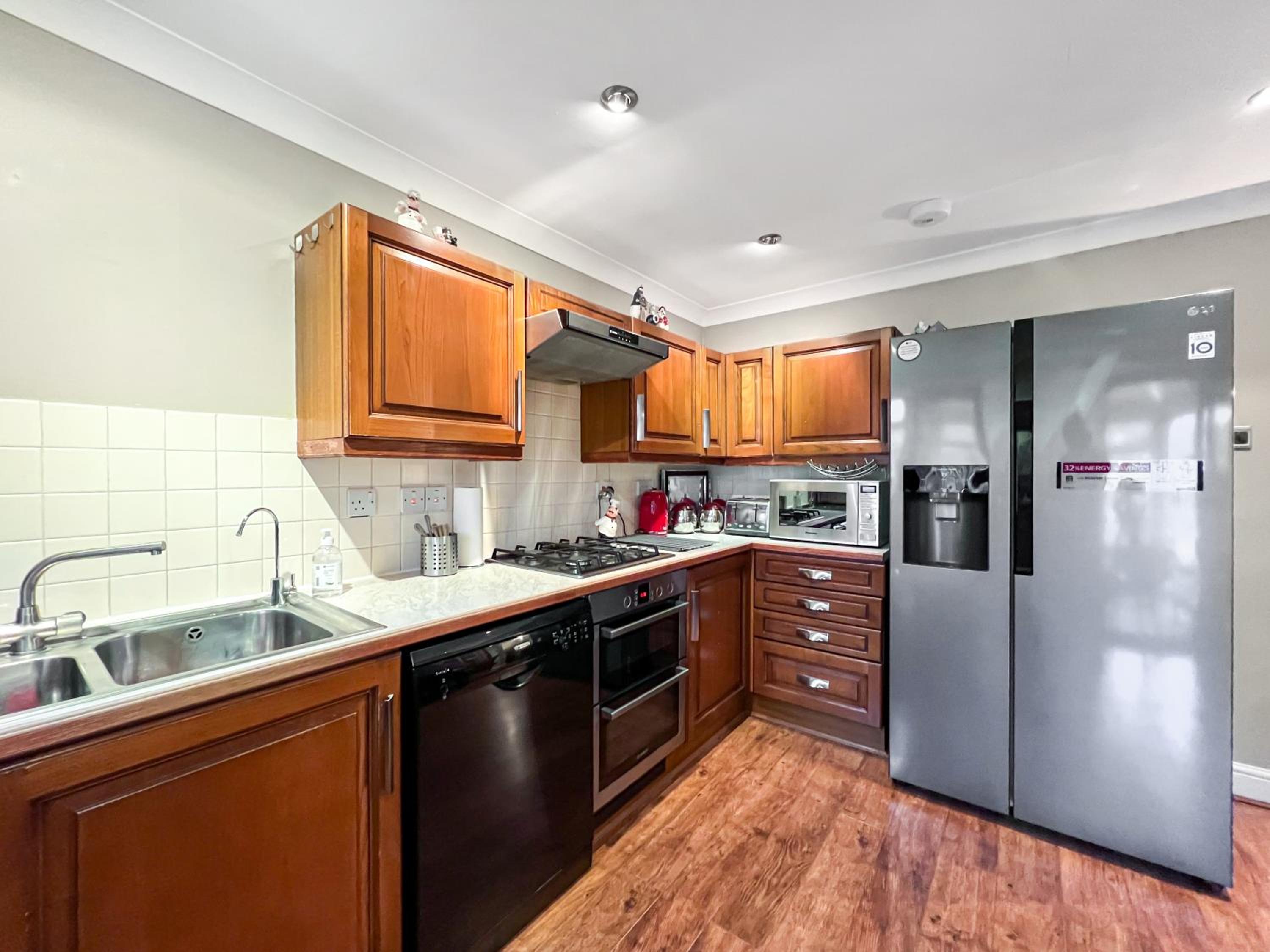 Three-Bedroom House photo 2