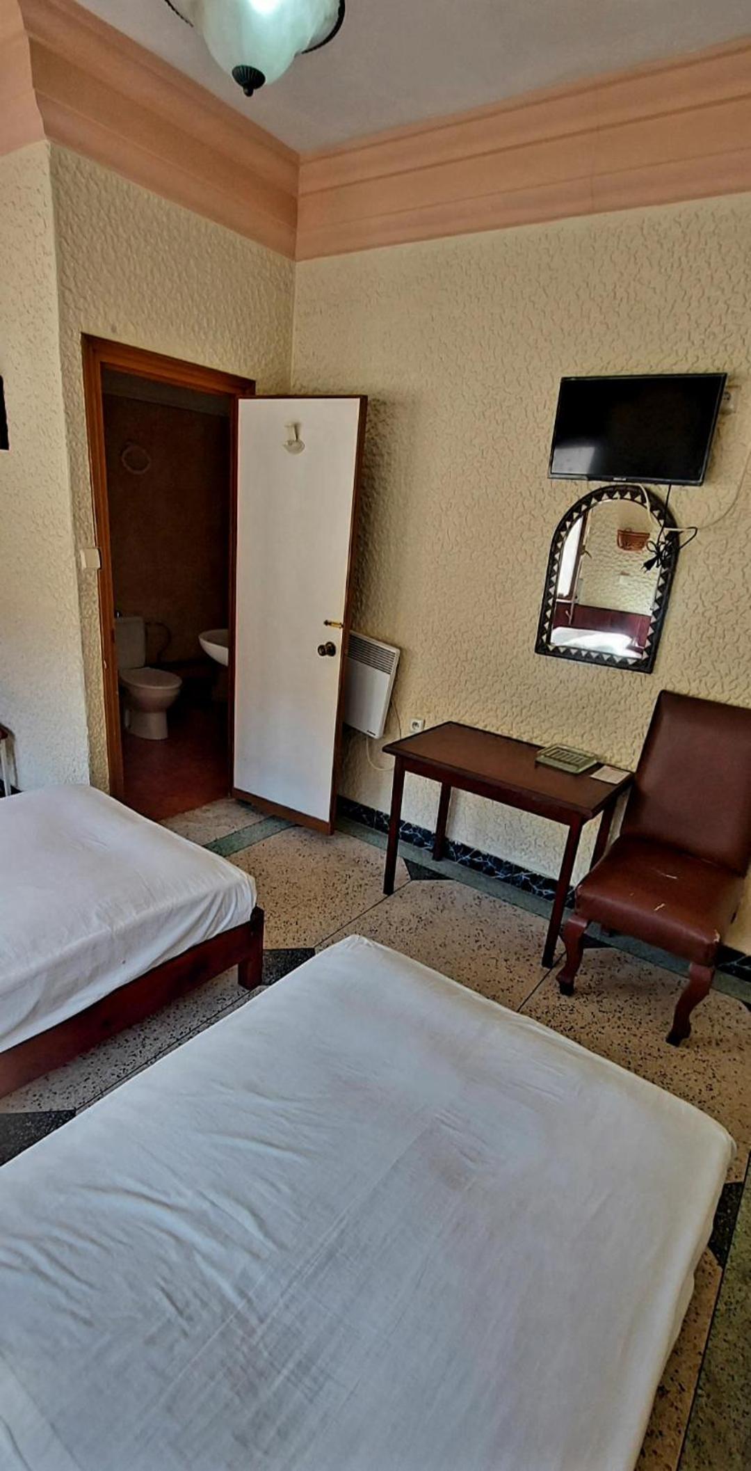 Standard Double Room - Photo 23