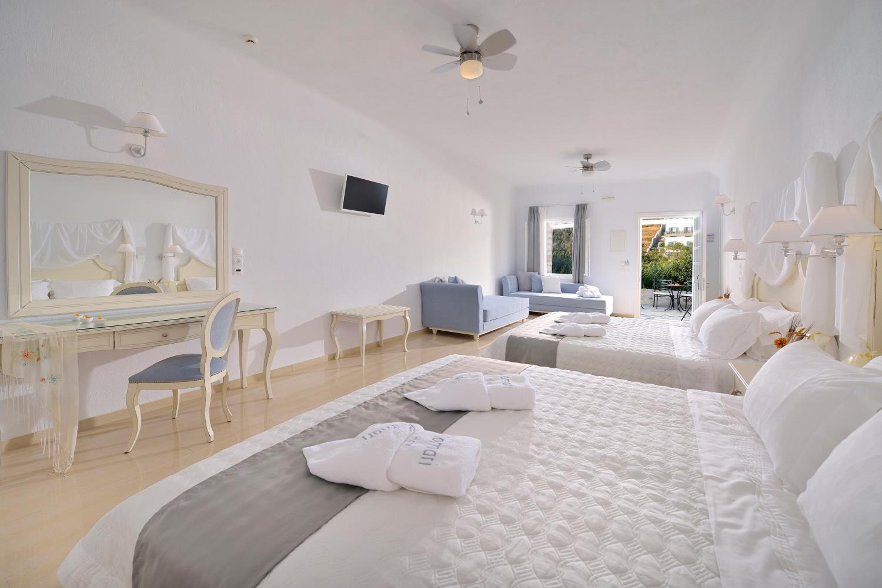 Superior Suite (2 Adults + 2 Children) 