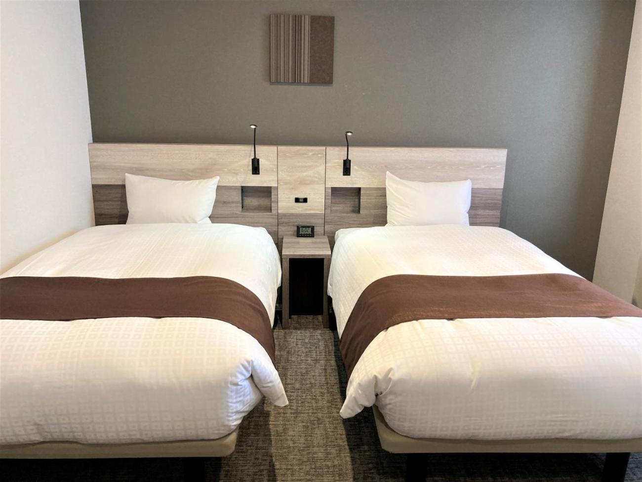 Twin Room - Photo 13