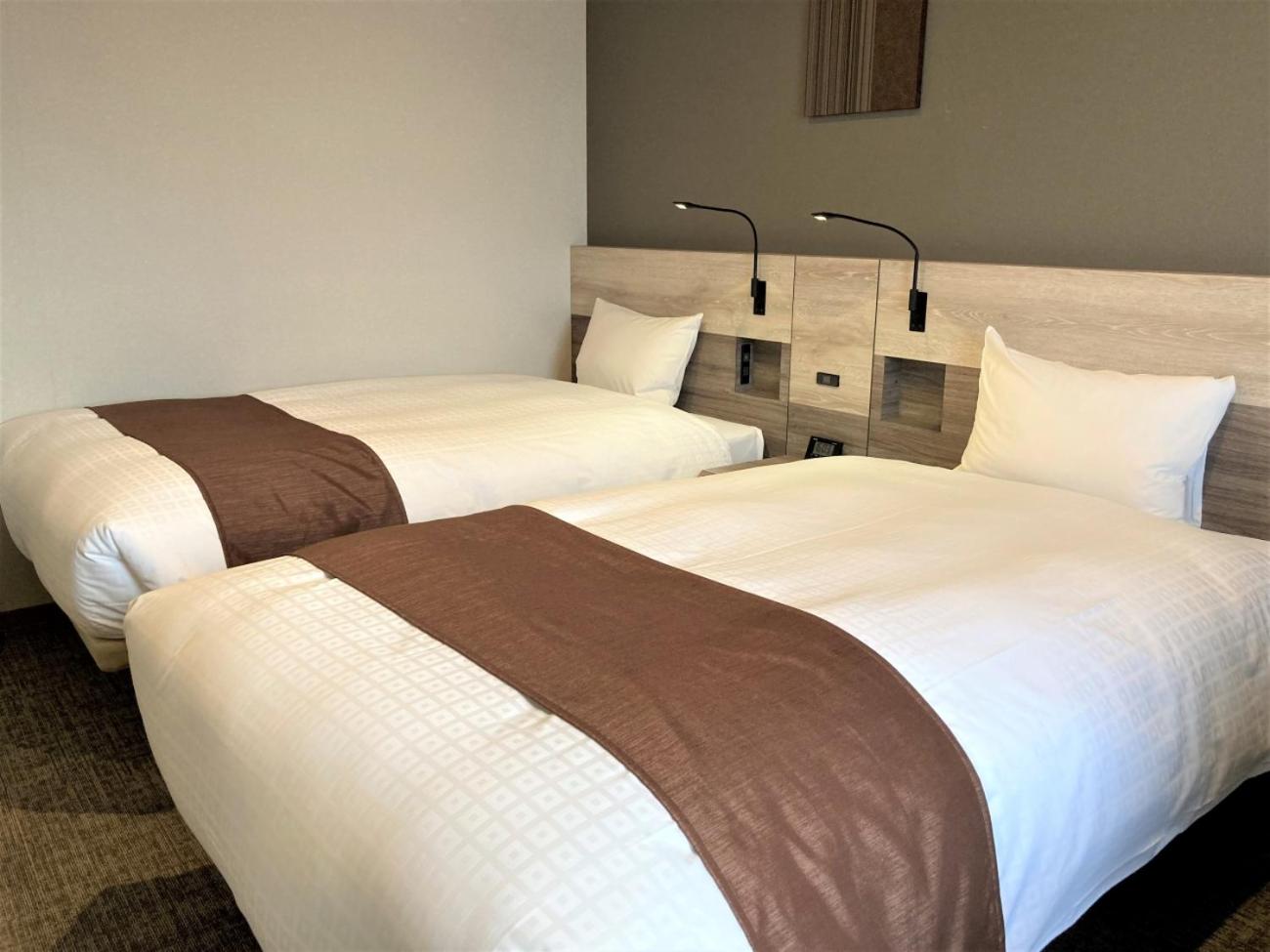 Twin Room - Photo 12