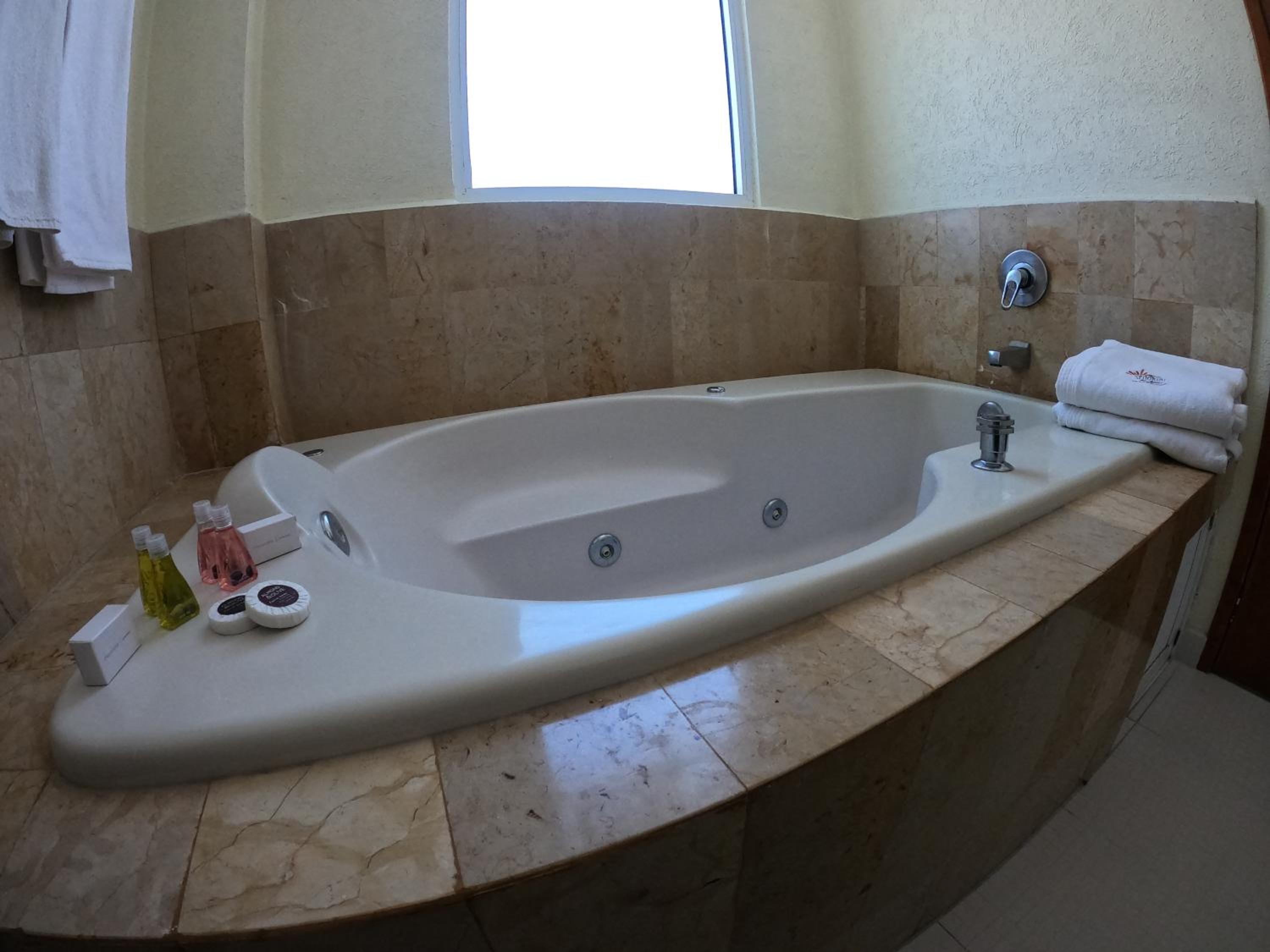 Standard Suite - Photo 6