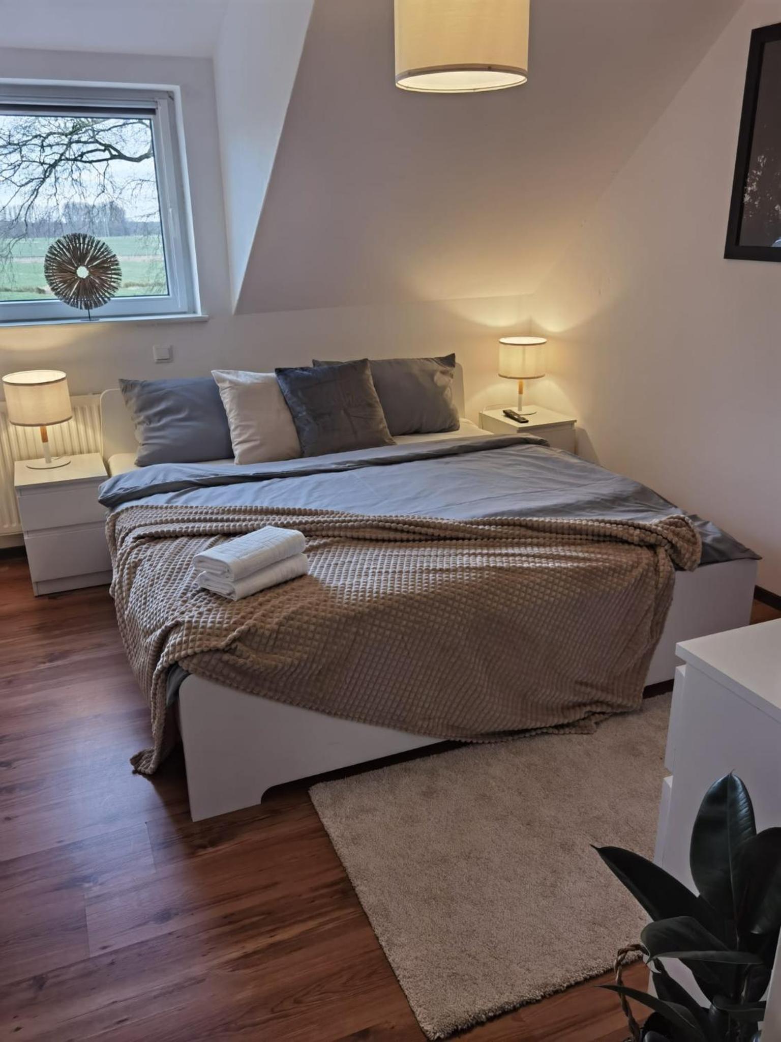 Double Room with Private Bathroom - Photo 8
