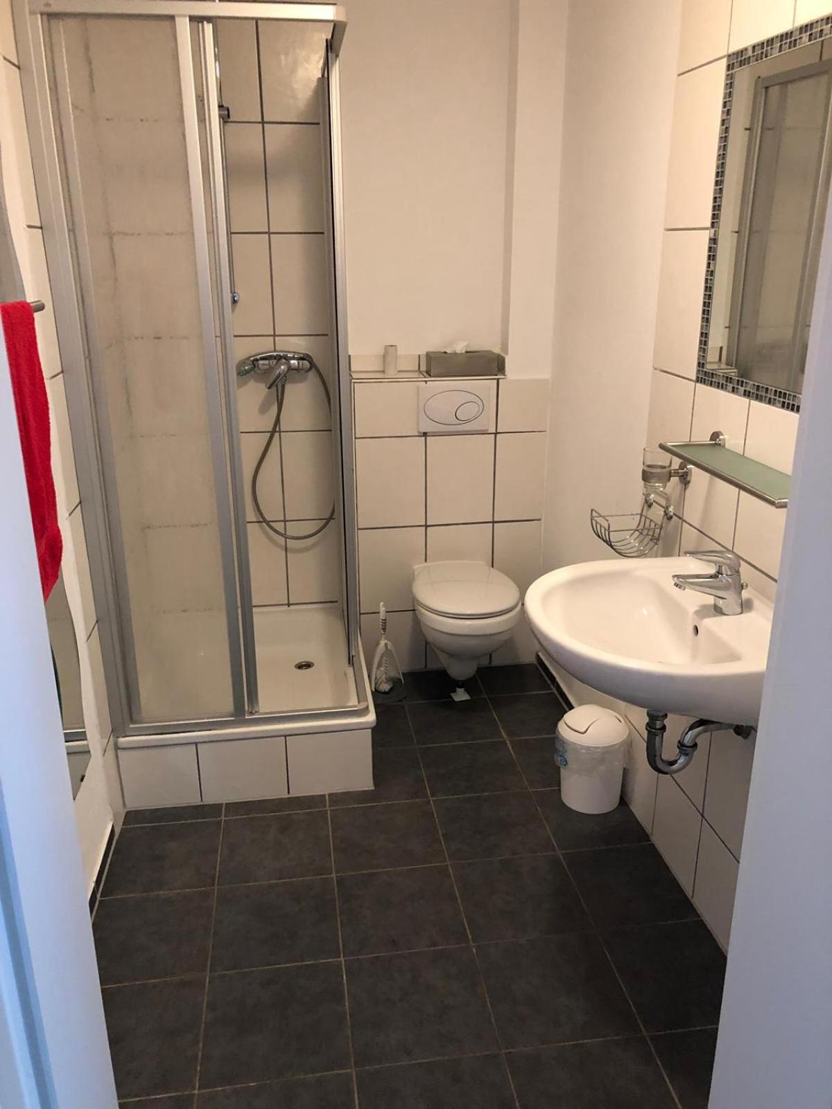 Double Room with Private Bathroom - Photo 11