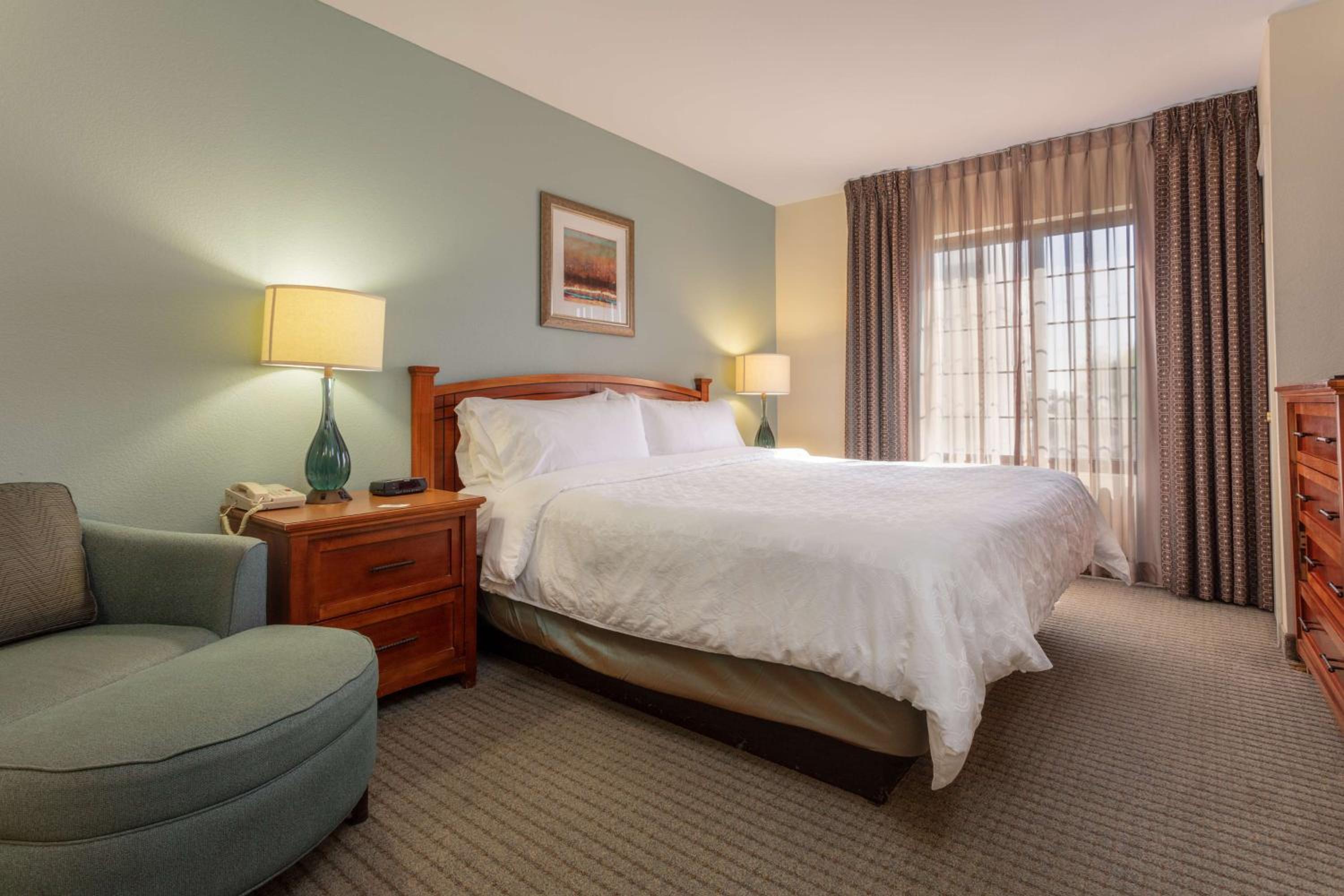 Two-Bedroom Suite with with One King and Two Queen Beds - Photo 7