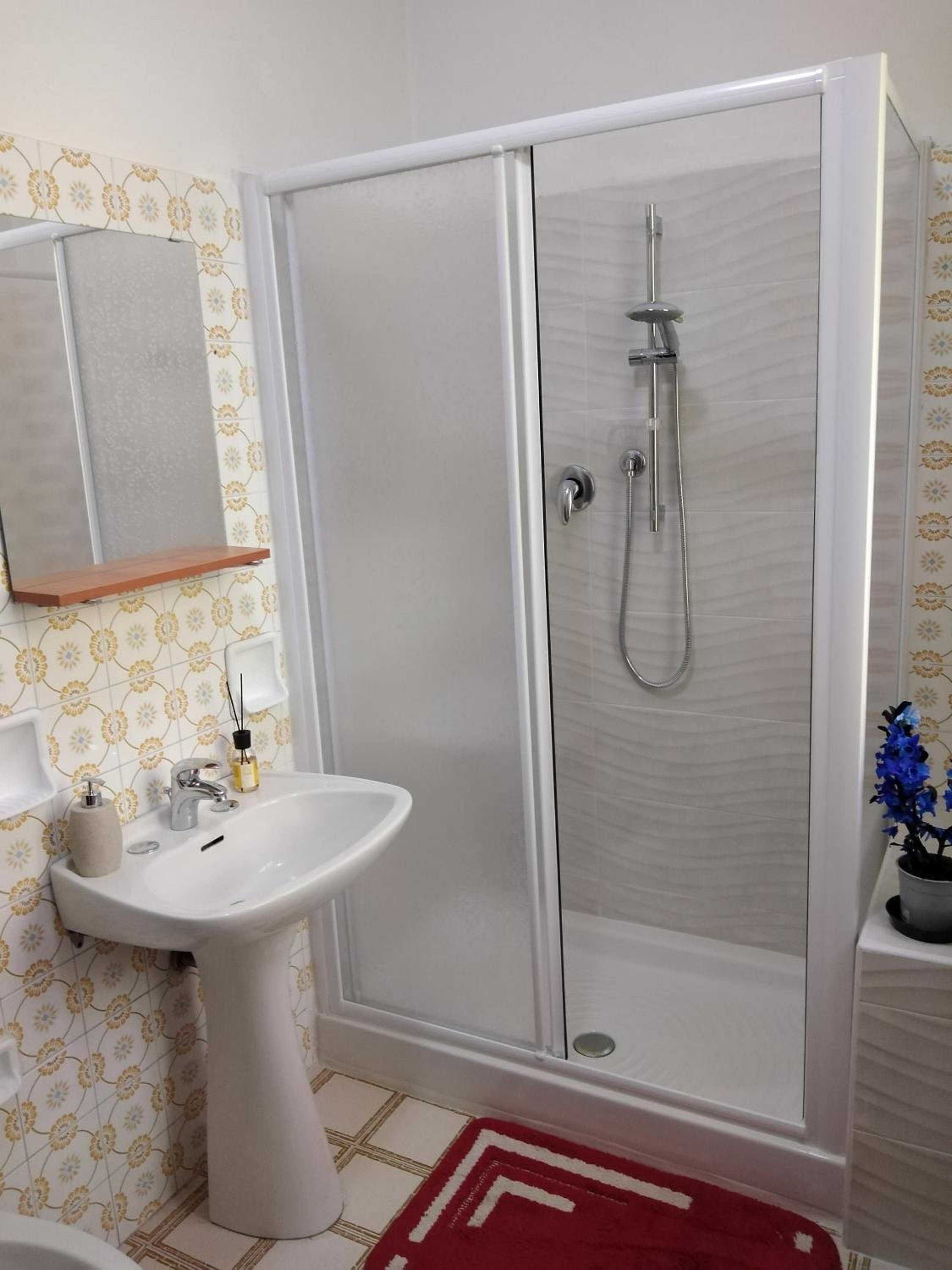 Two-Bedroom Apartment - Photo 7
