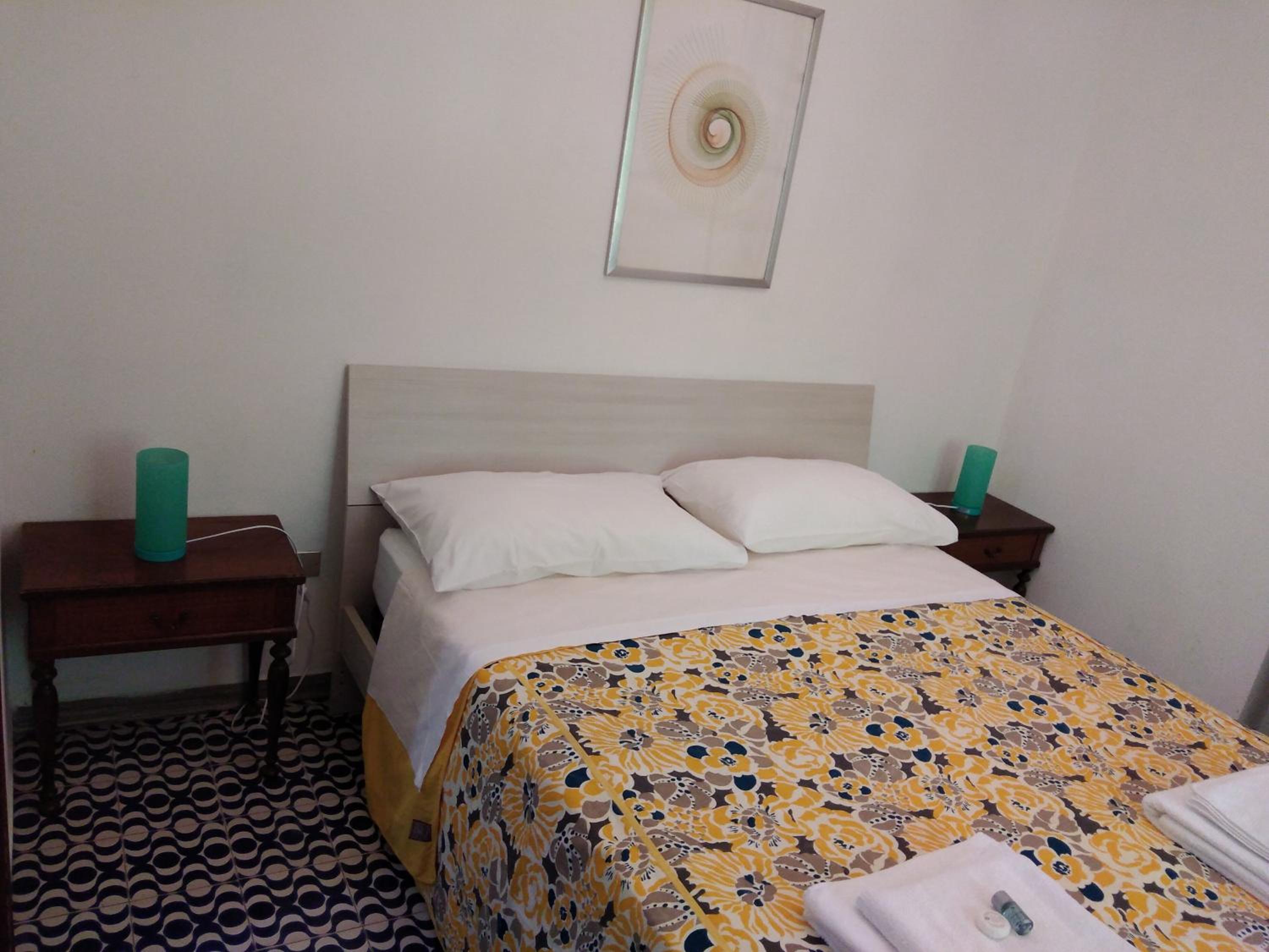 Two-Bedroom Apartment - Photo 9