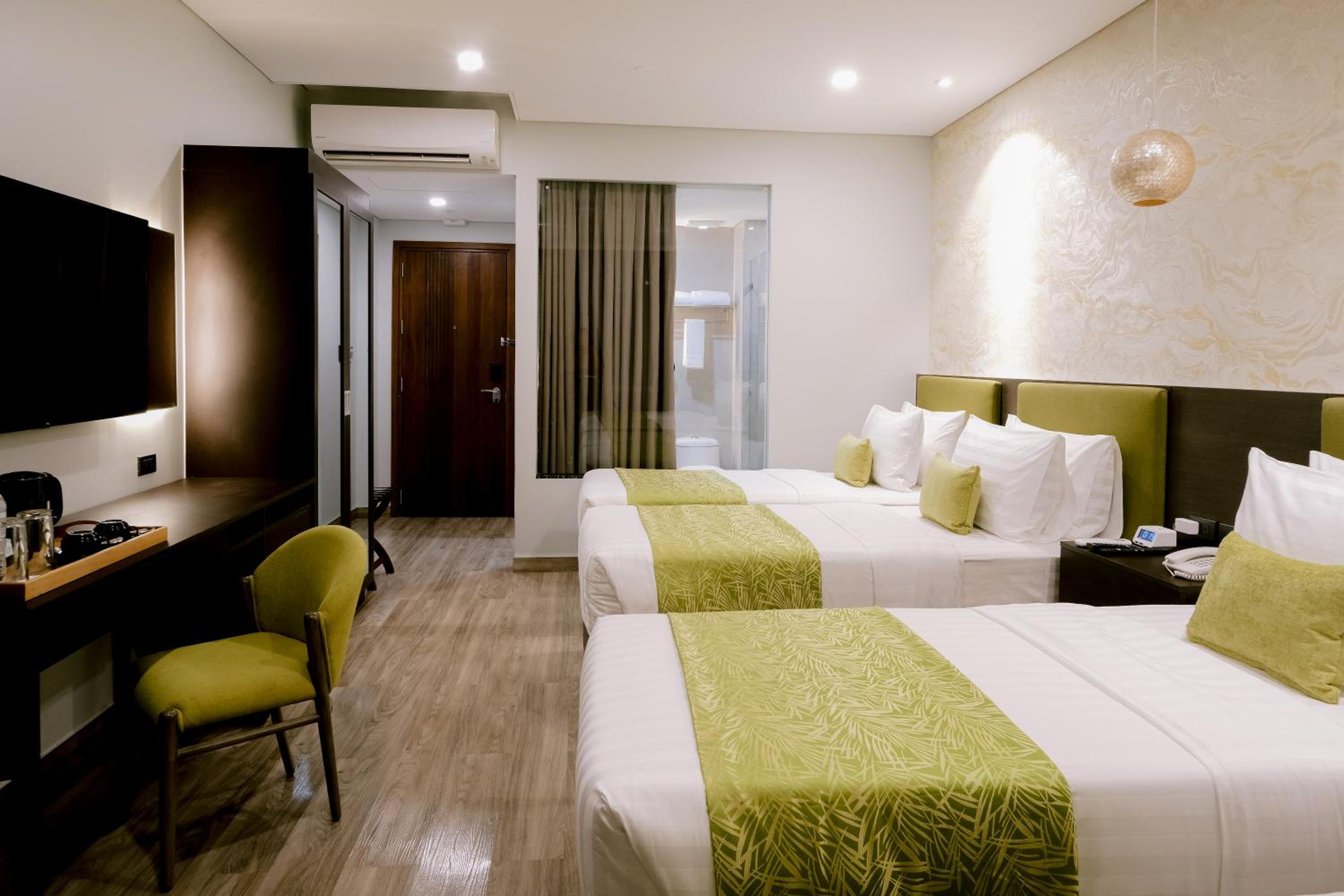 Deluxe Family Room - Photo 3
