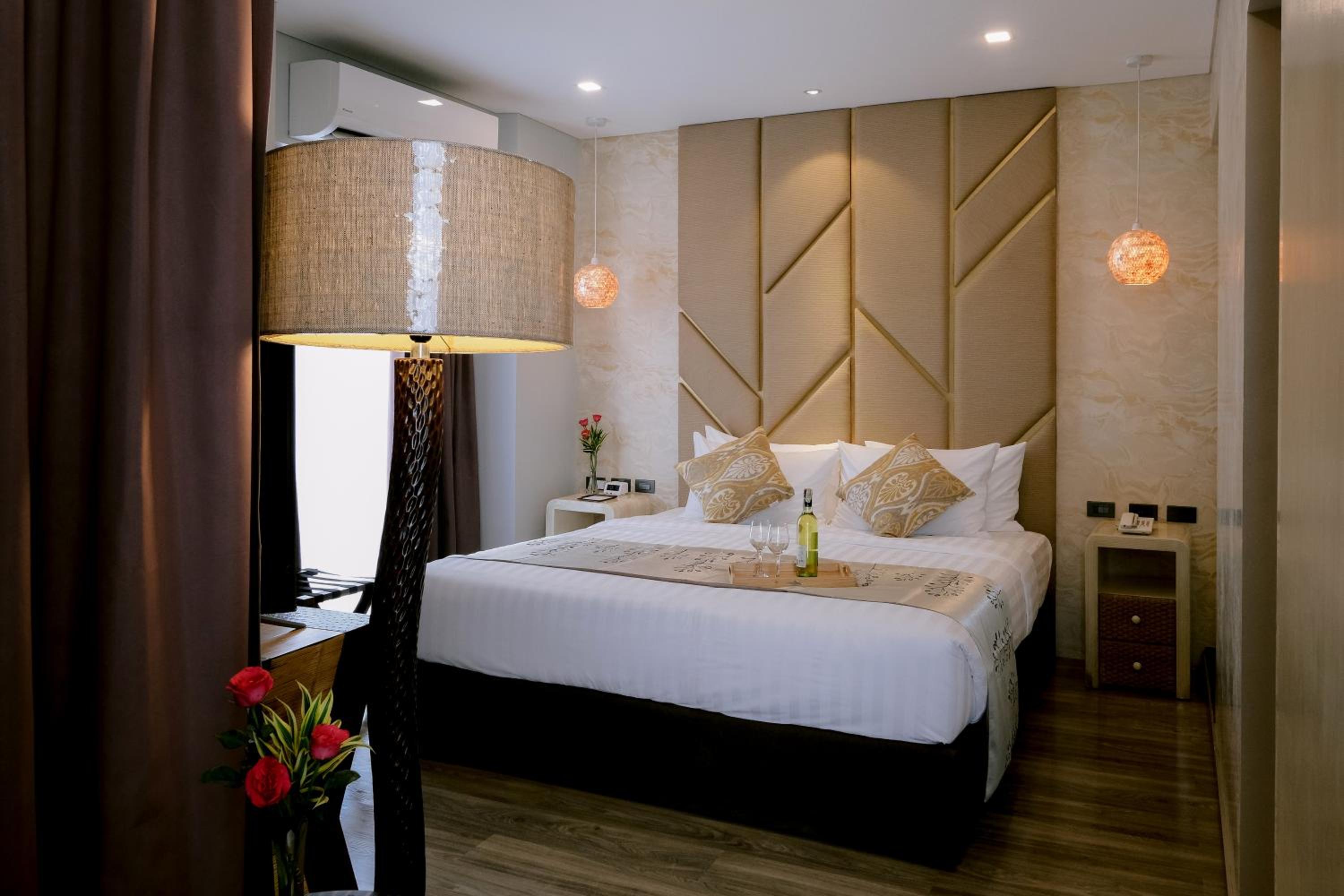 Superior King Room - Photo 3