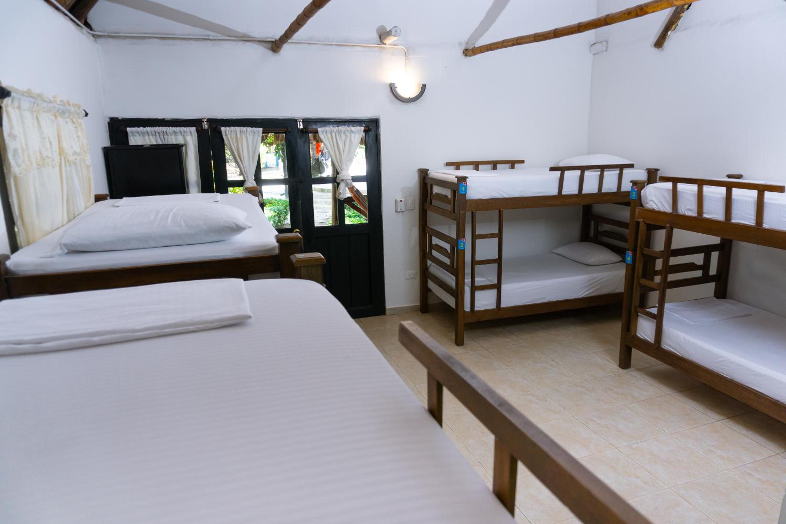 Bed in 8-Bed Dormitory Room photo 1