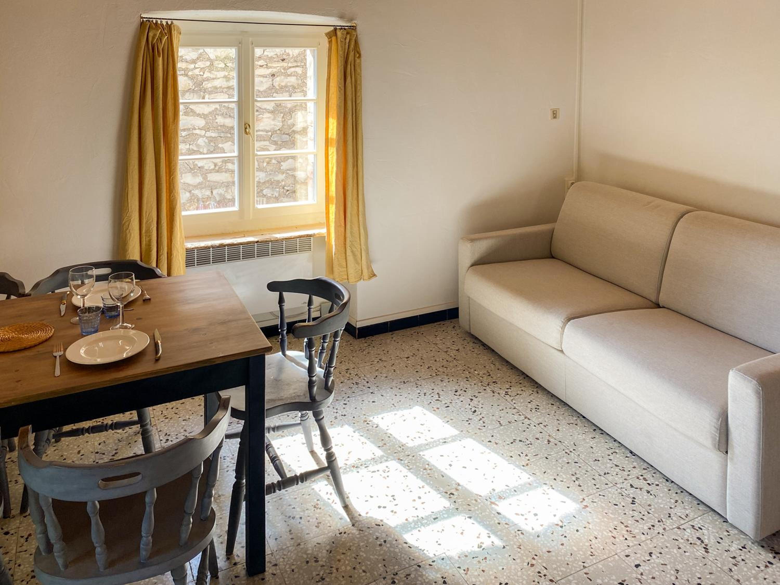 Two-Bedroom Cottage - Photo 3