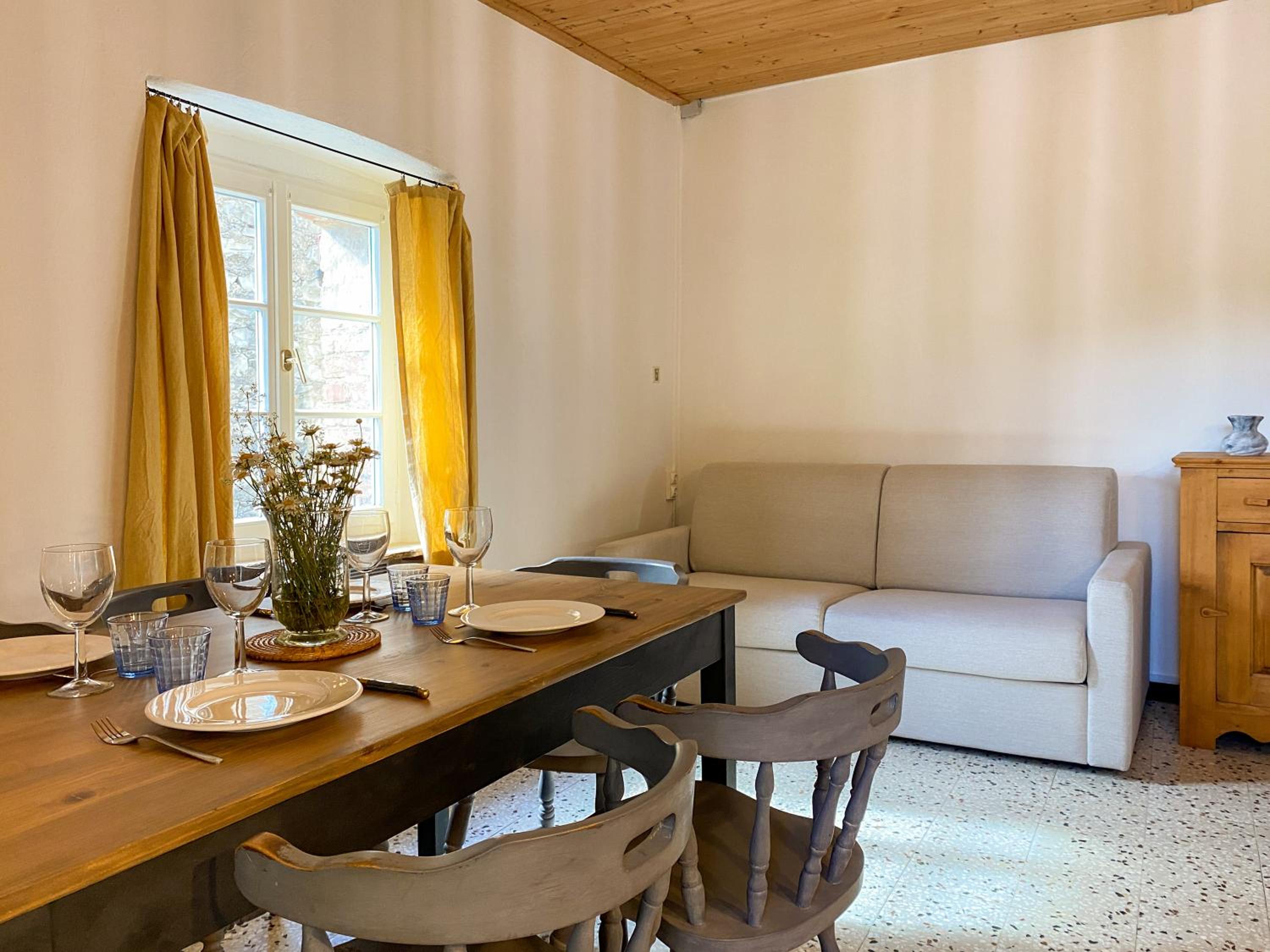 Two-Bedroom Cottage - Photo 4