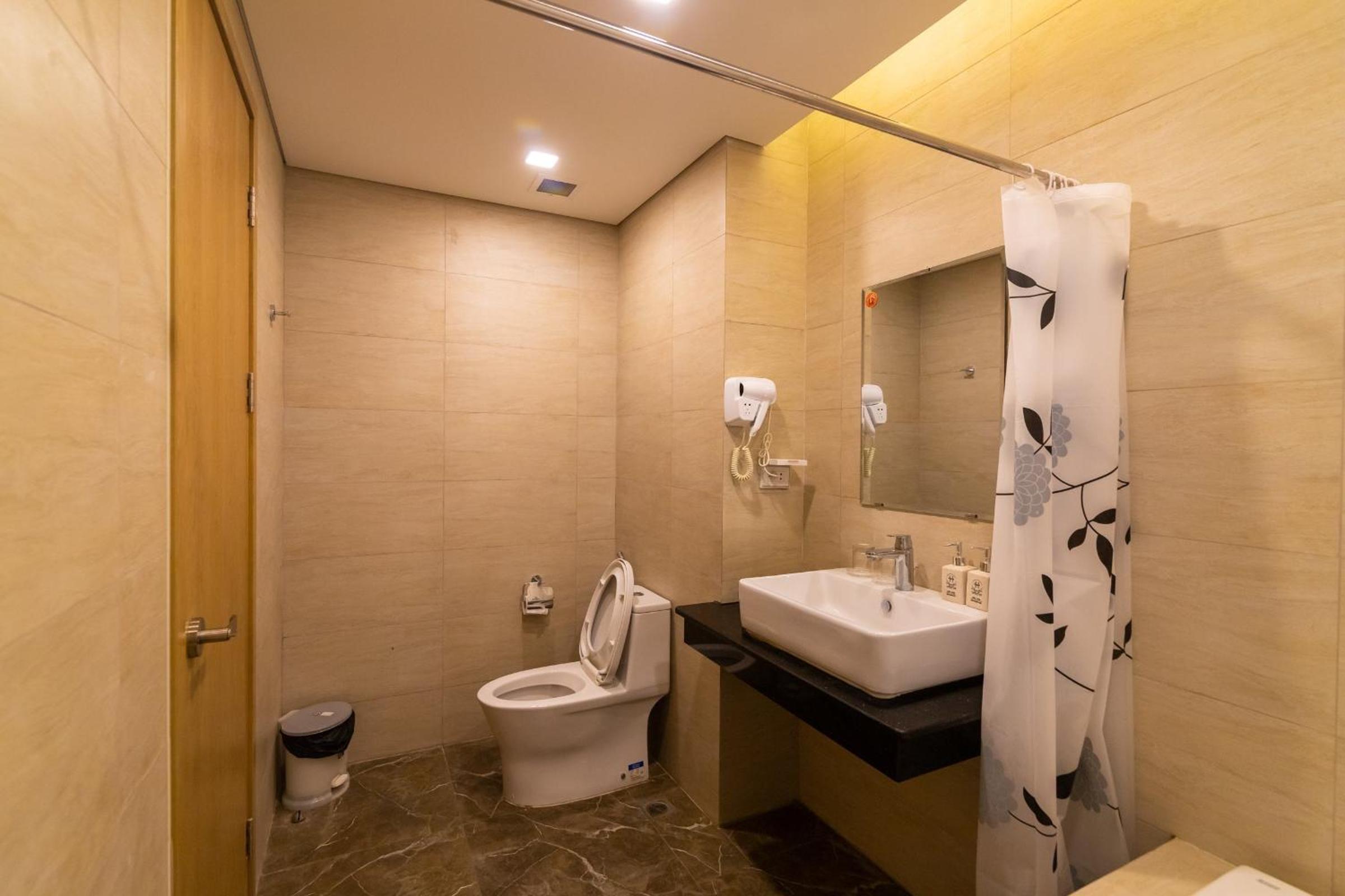 One-Bedroom Apartment - Photo 16