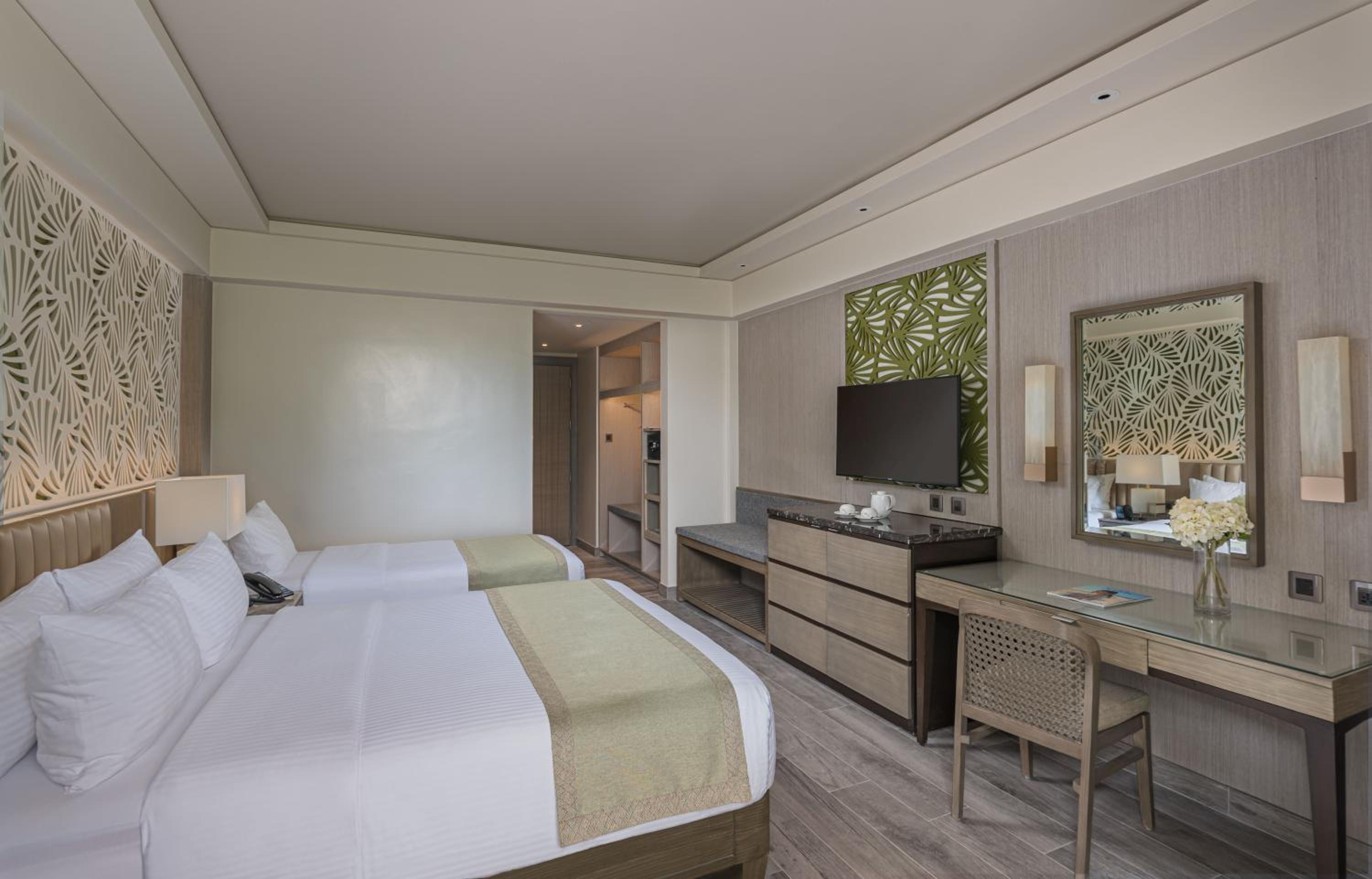 Deluxe Room - Photo 3