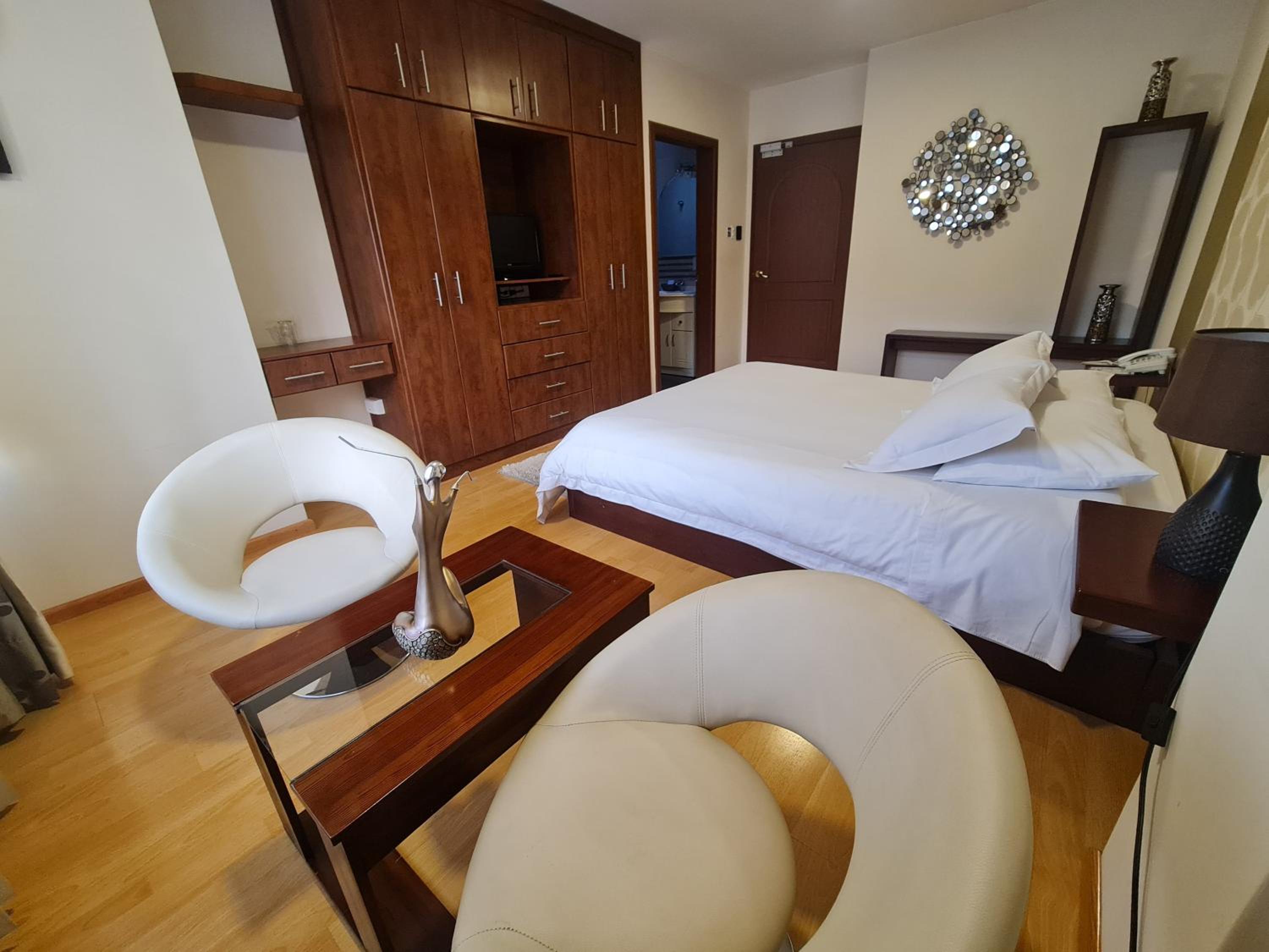 Single Room with Bath photo 1