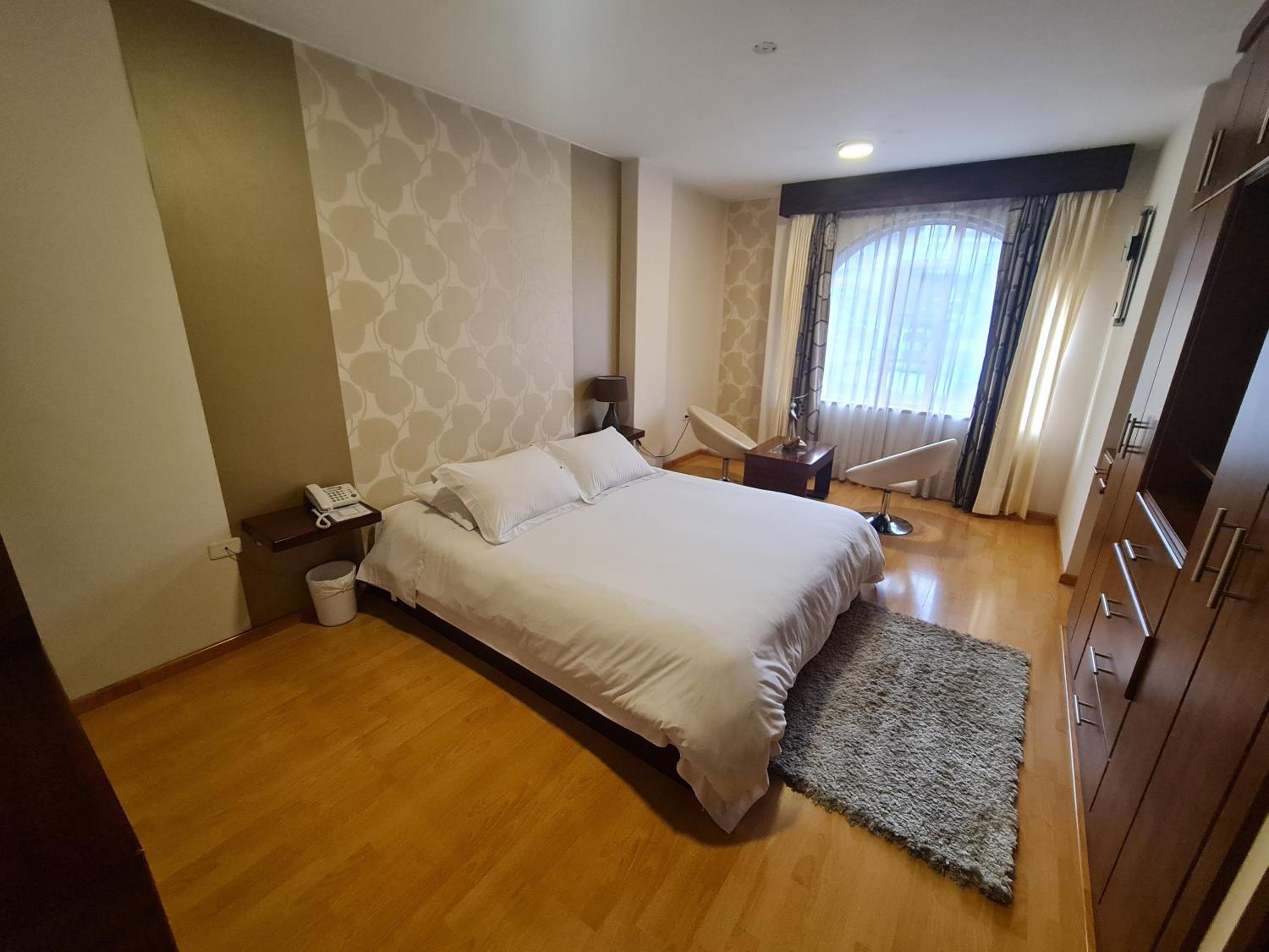 Single Room with Bath photo 2