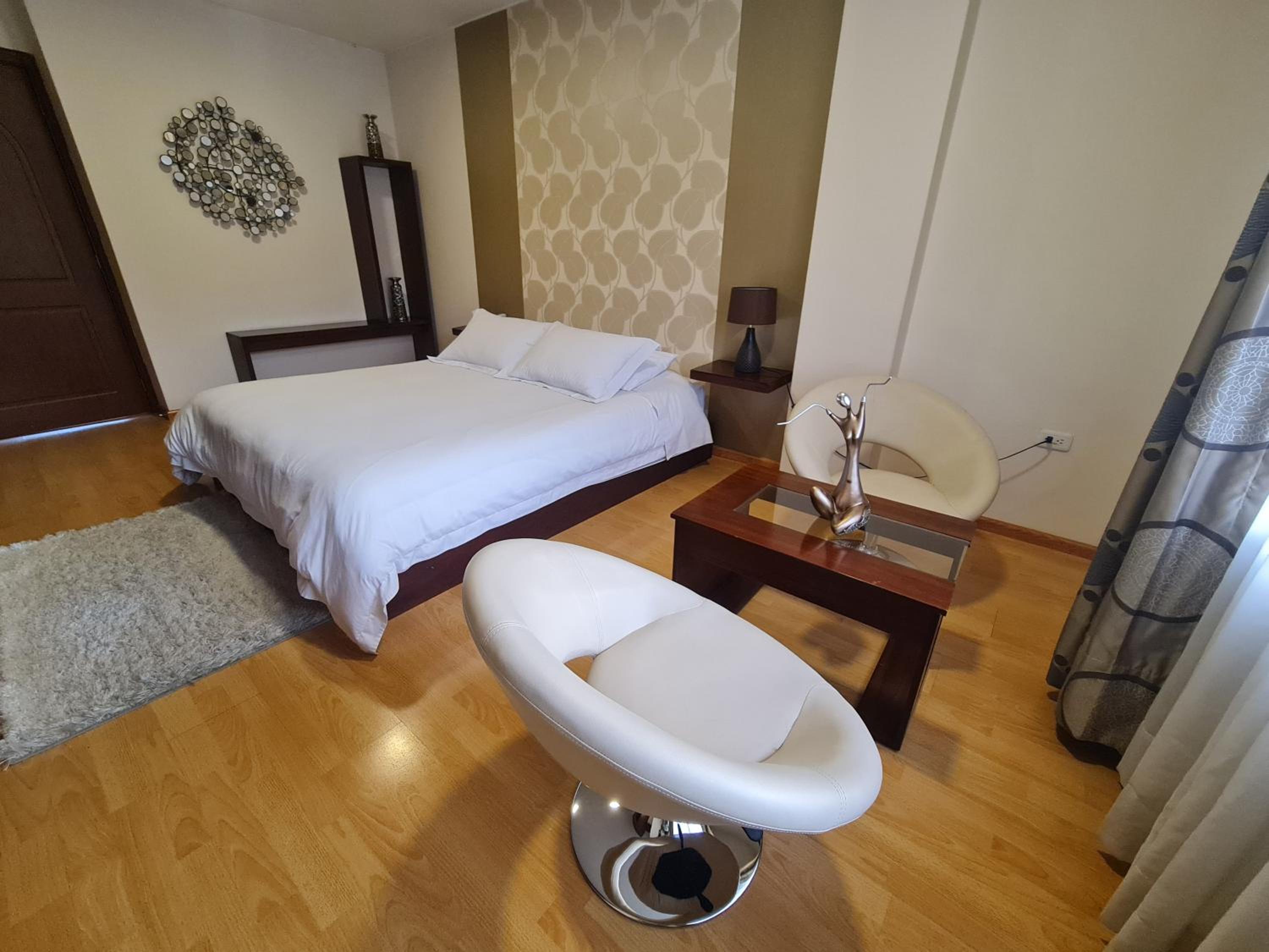 Single Room with Bath photo 3