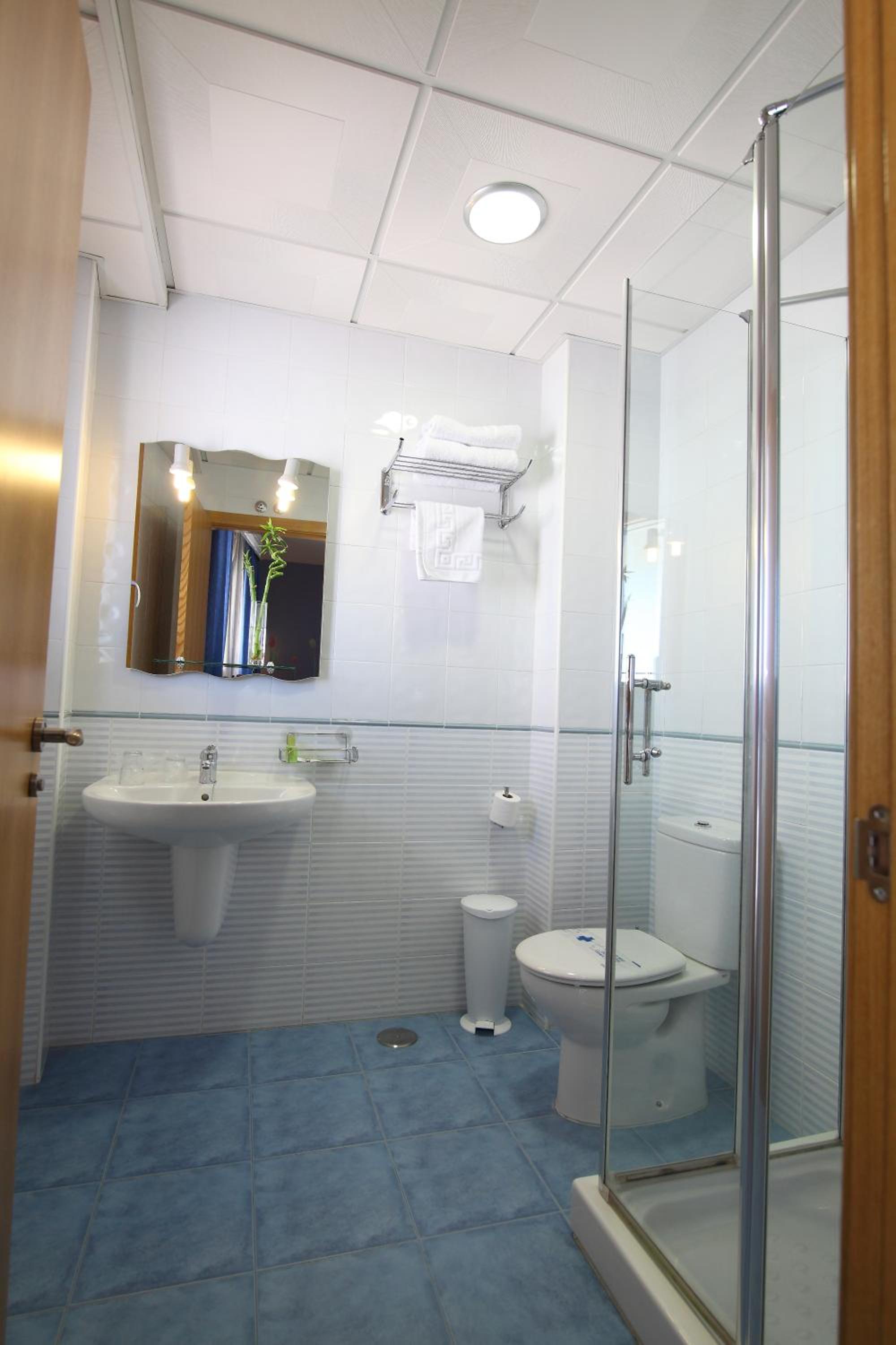 Single Room photo 3