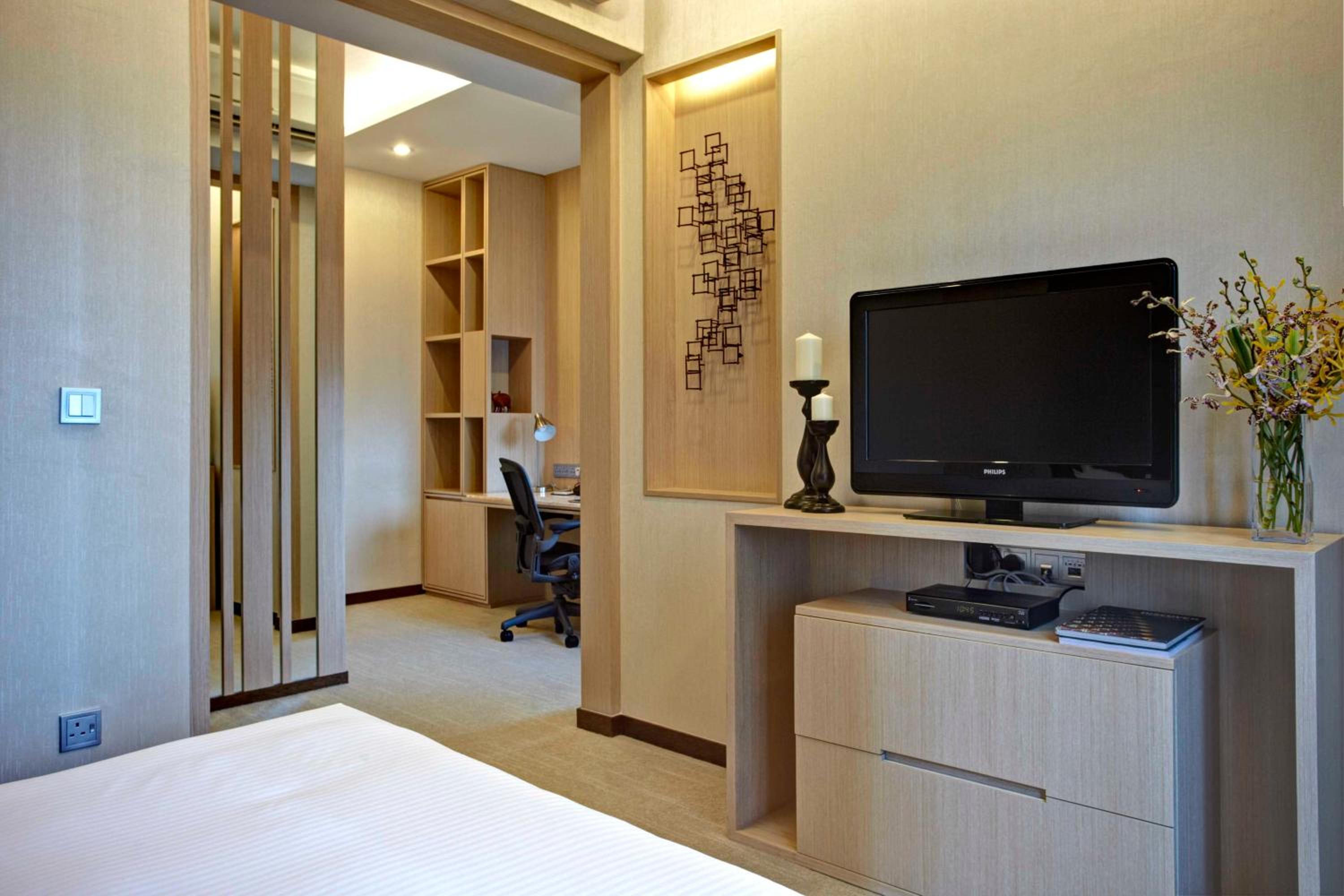 One-Bedroom Apartment with City View photo 2