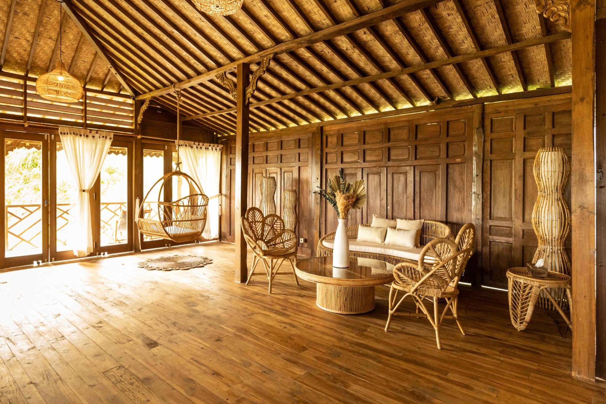Deluxe Suite with Sea View - Photo 23