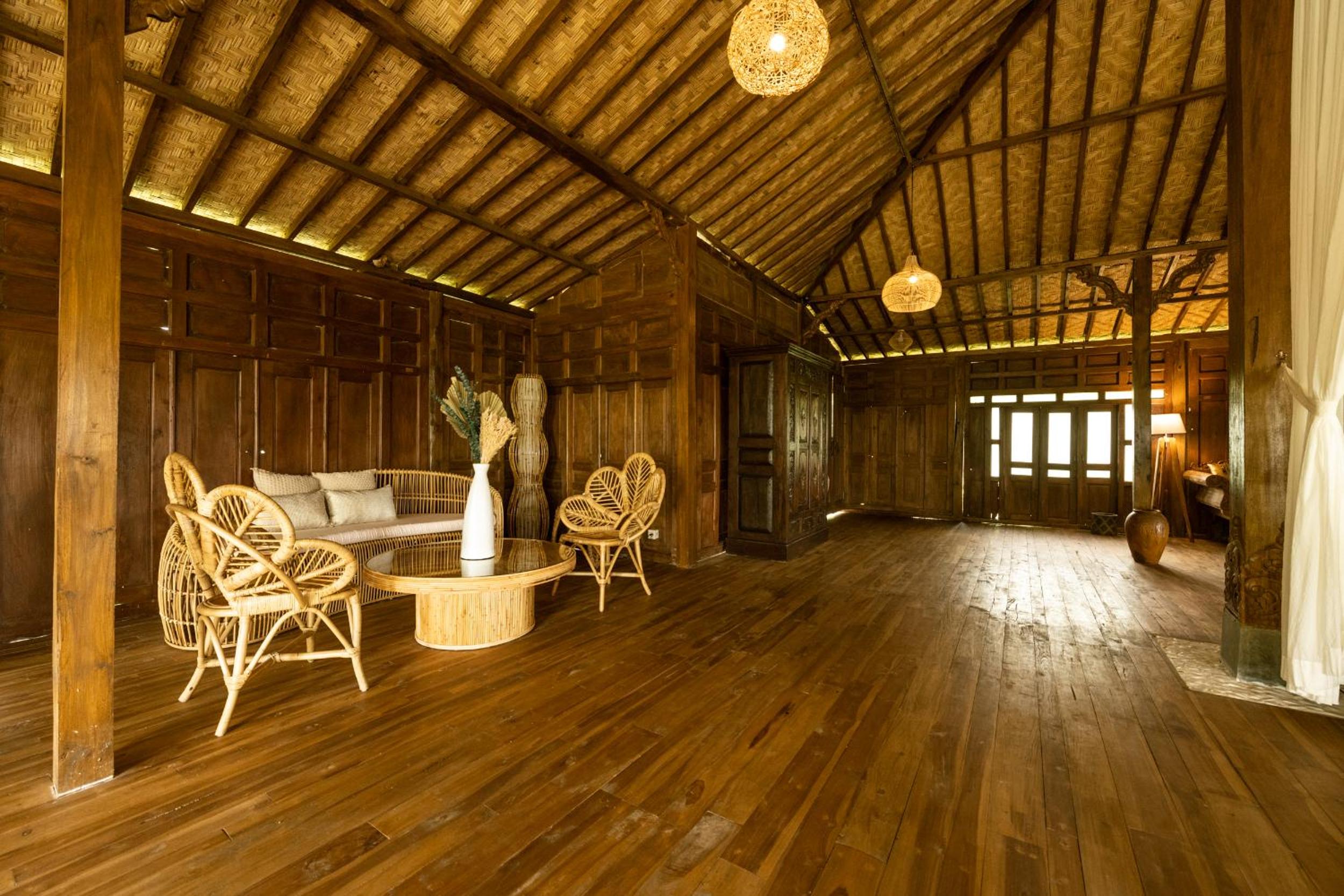 Deluxe Suite with Sea View - Photo 36