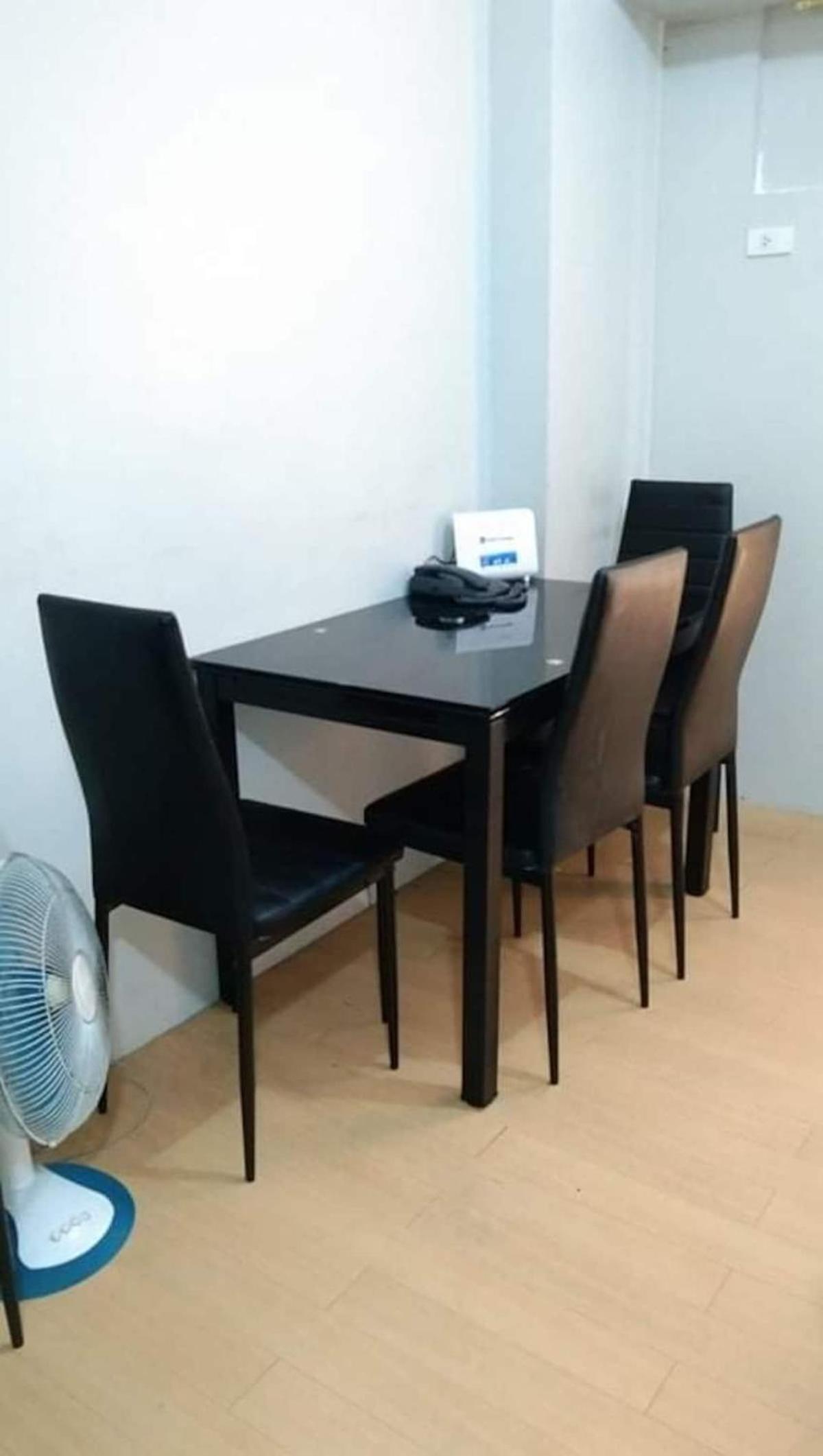 One-Bedroom Apartment - Photo 6