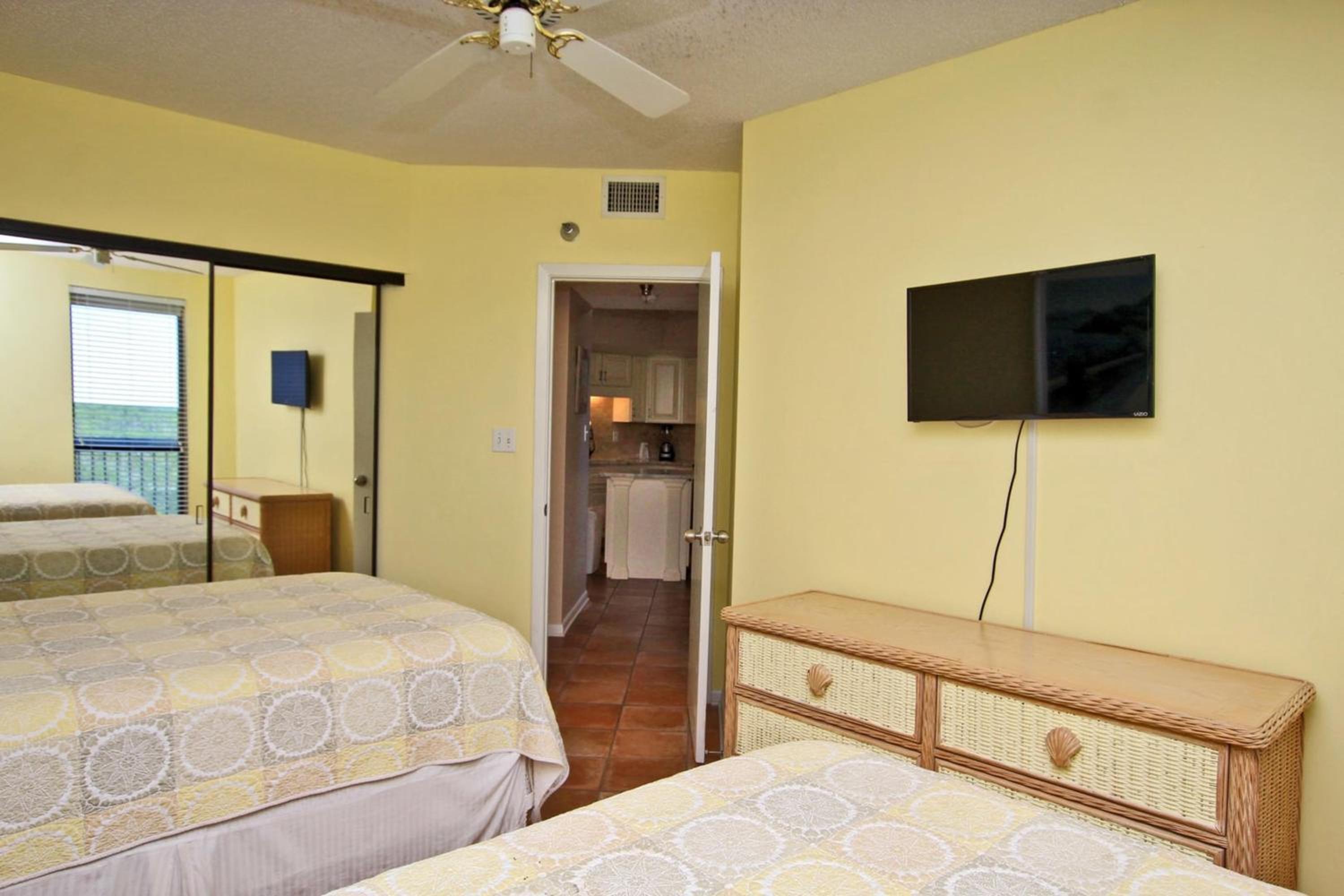 Three-Bedroom Apartment photo 2