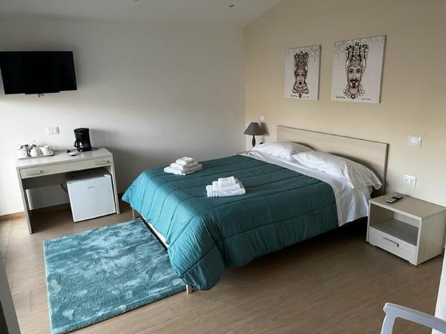 Studio Apartment - Photo 31