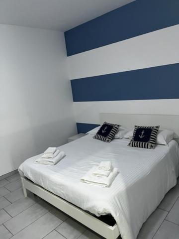 Studio Apartment - Photo 29