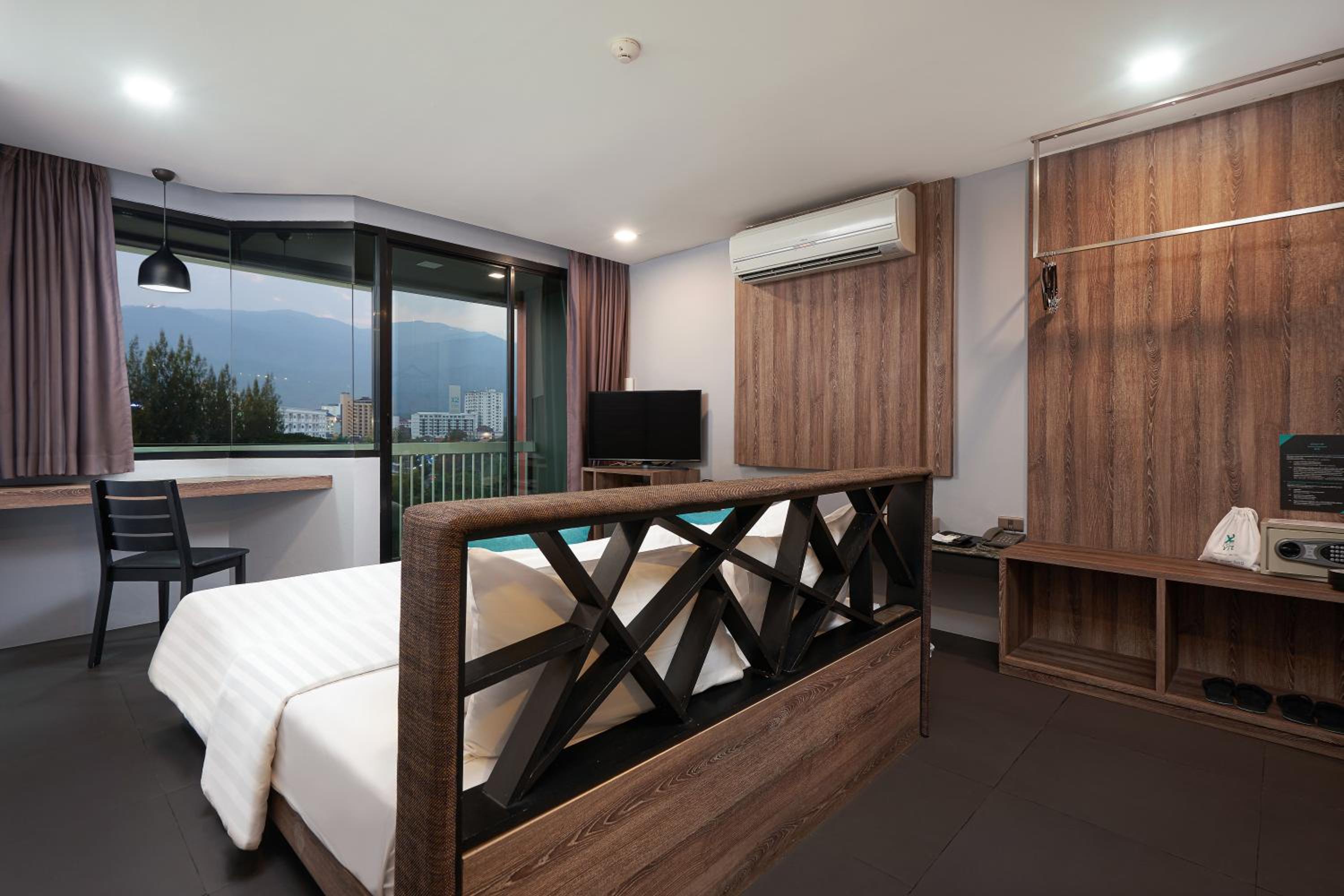 Deluxe Mountain View - Photo 3