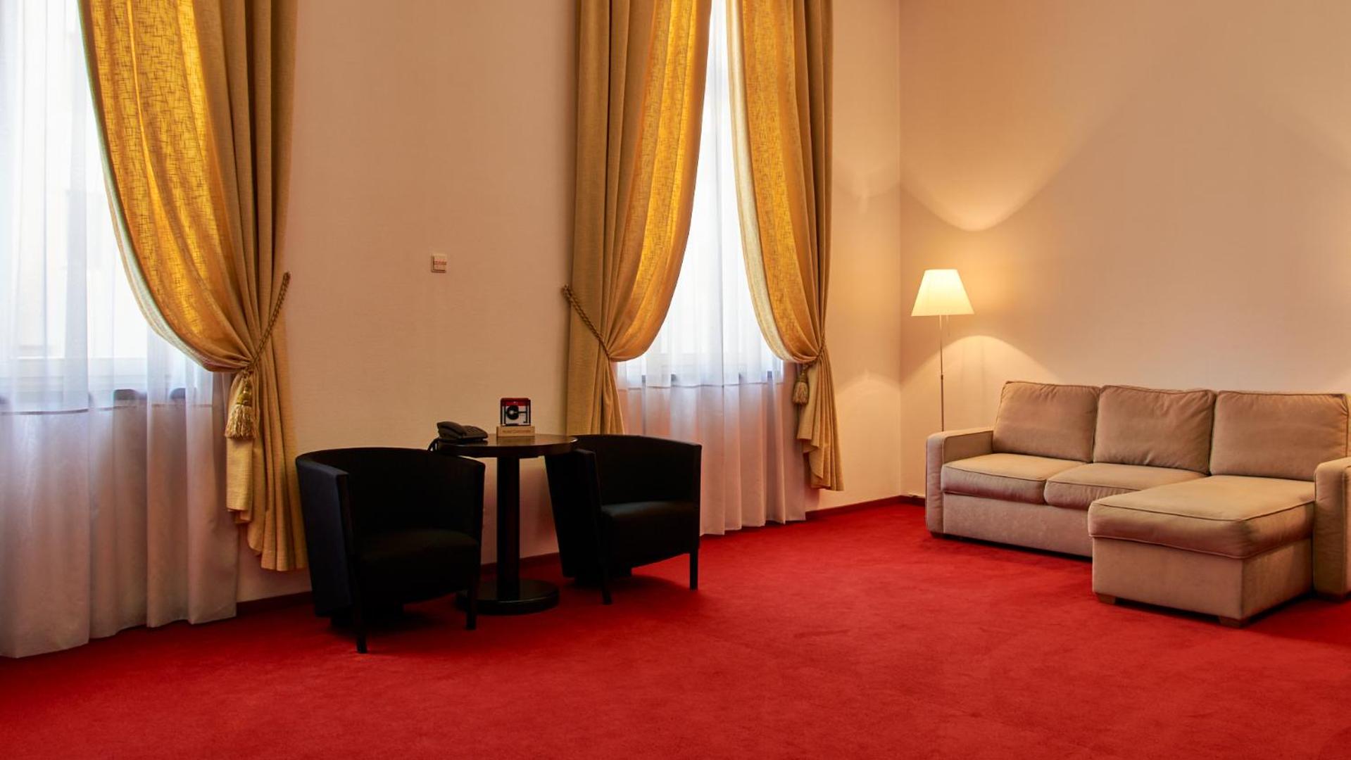 Suite with View - Photo 2
