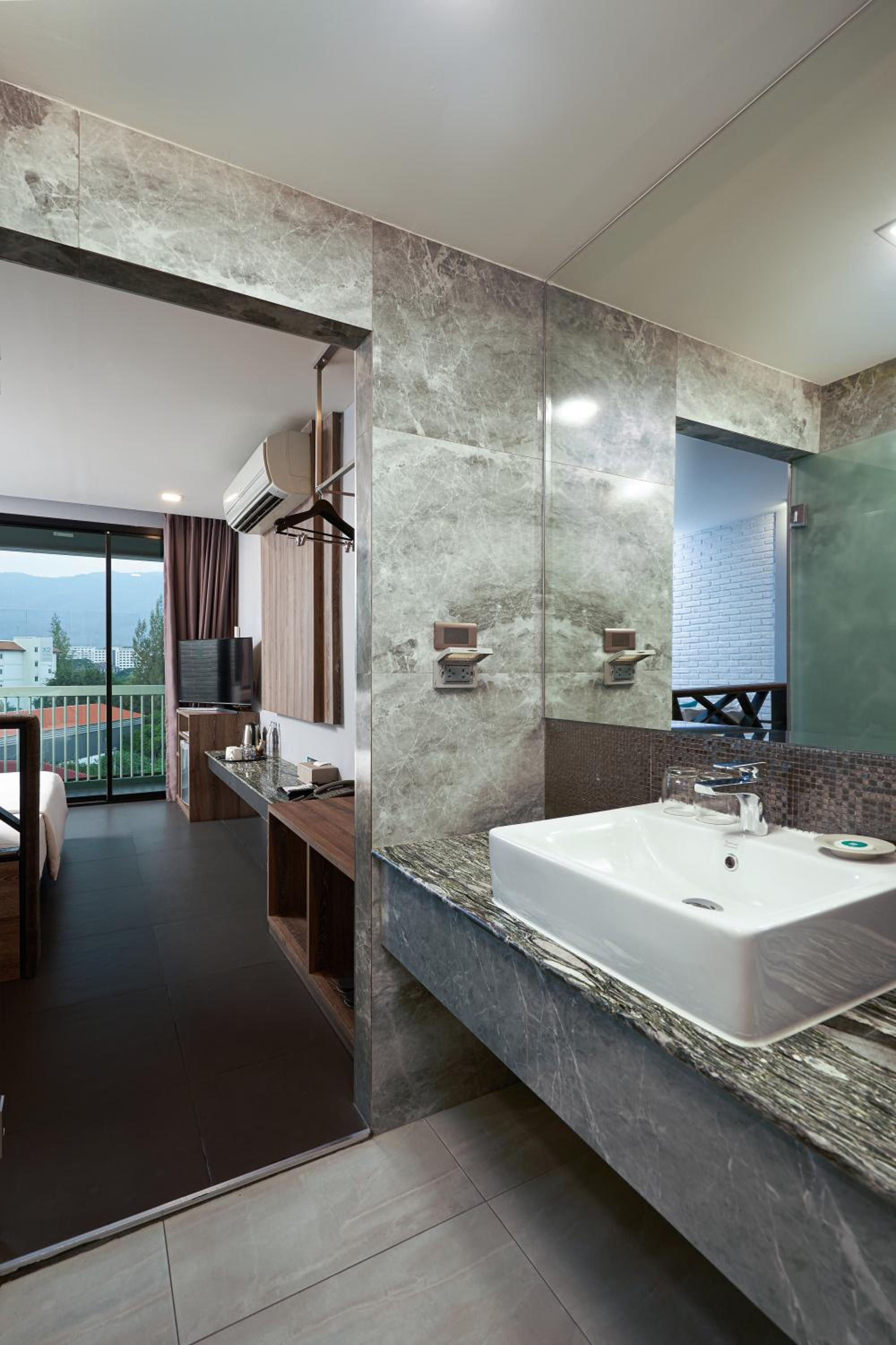 Deluxe Mountain View - Photo 5