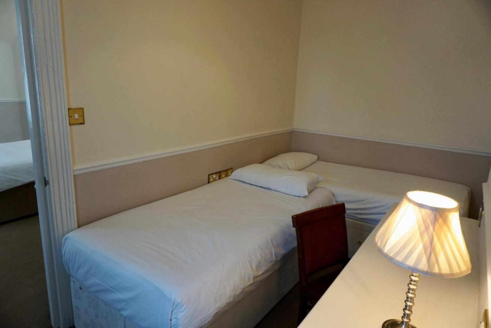 Family Double Room - Photo 2