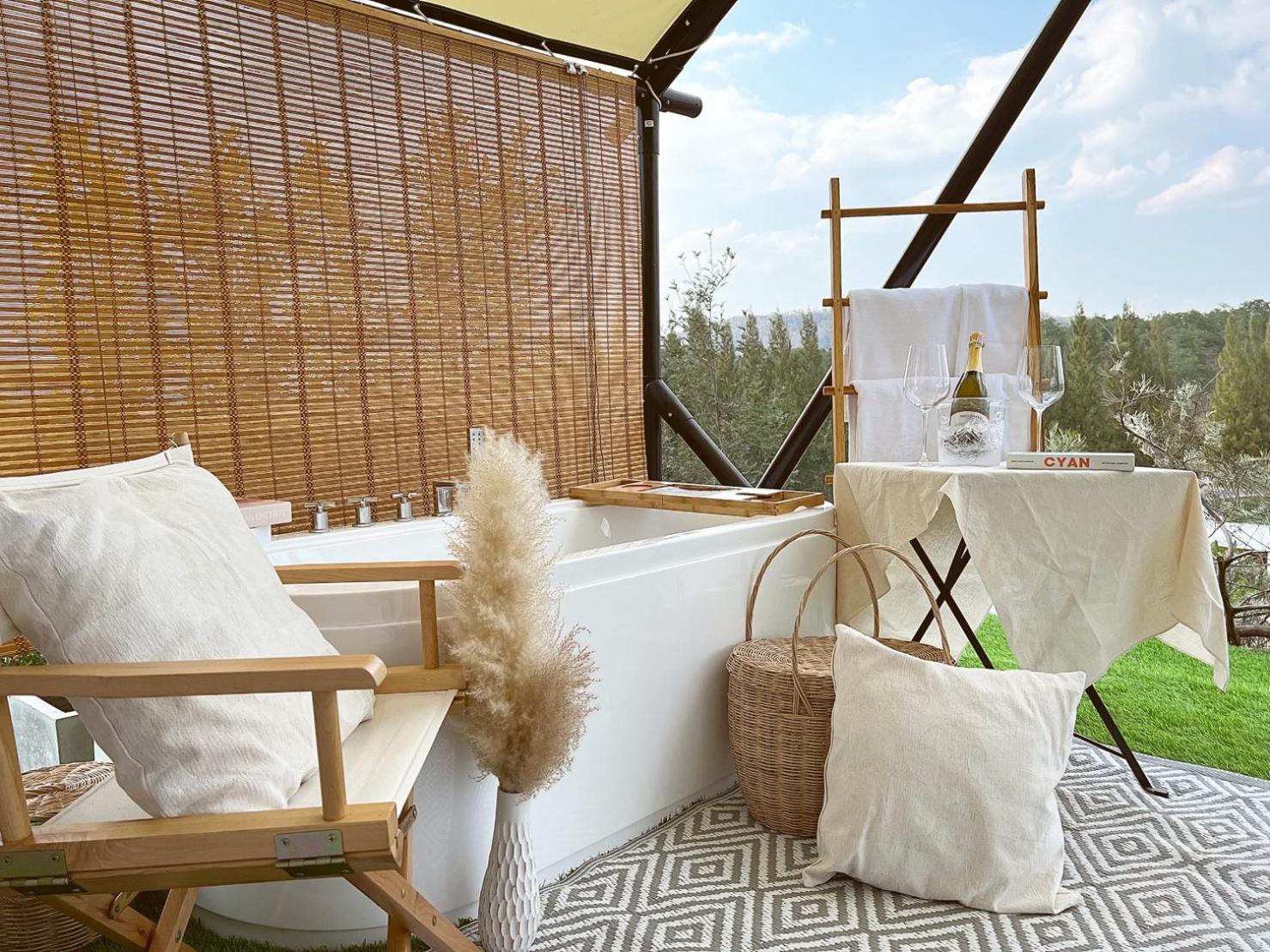 Suite with Hot Tub - Photo 35