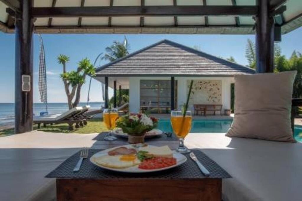 Villa photo 2