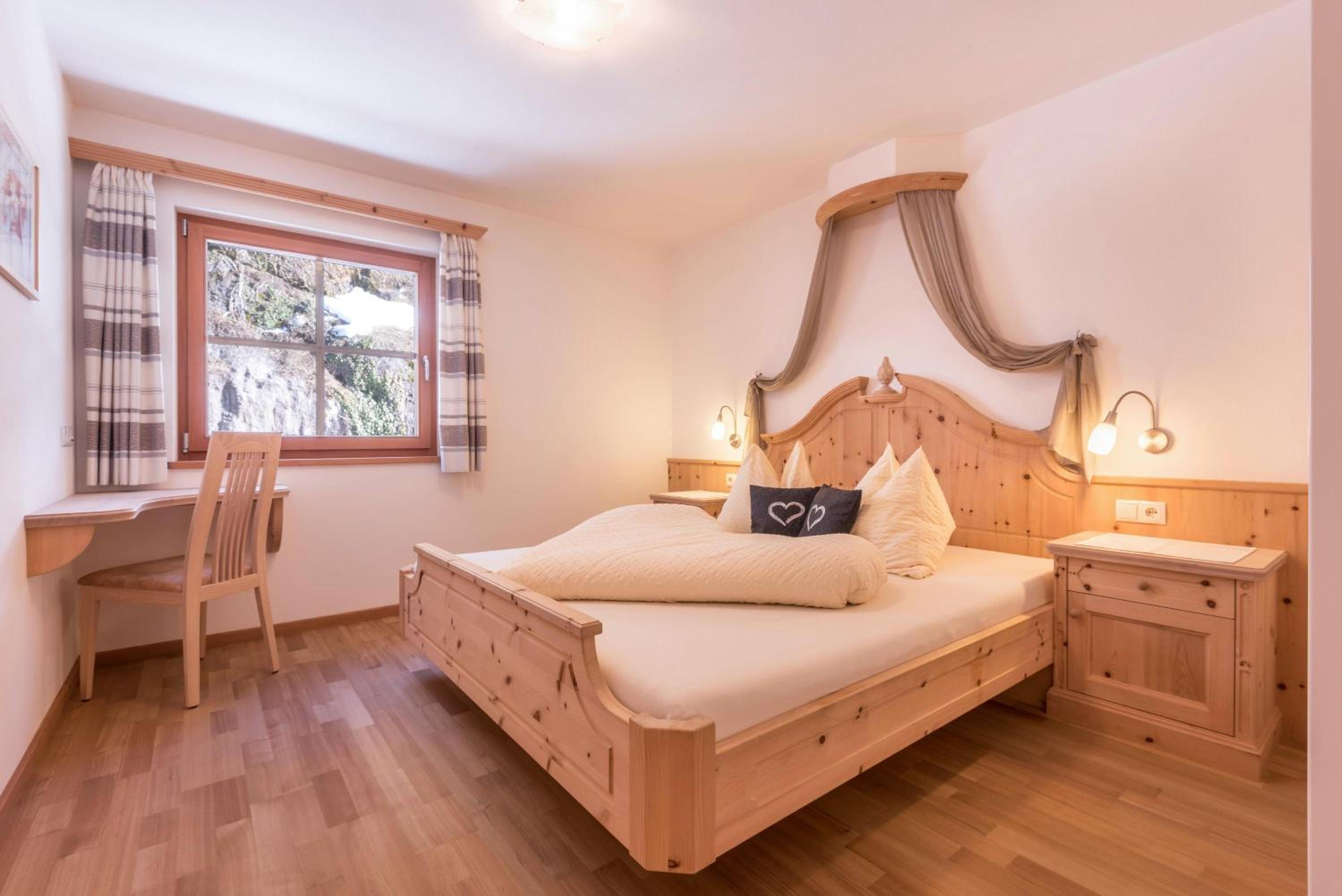 Two-Bedroom Deluxe Apartment with Garden View photo 1