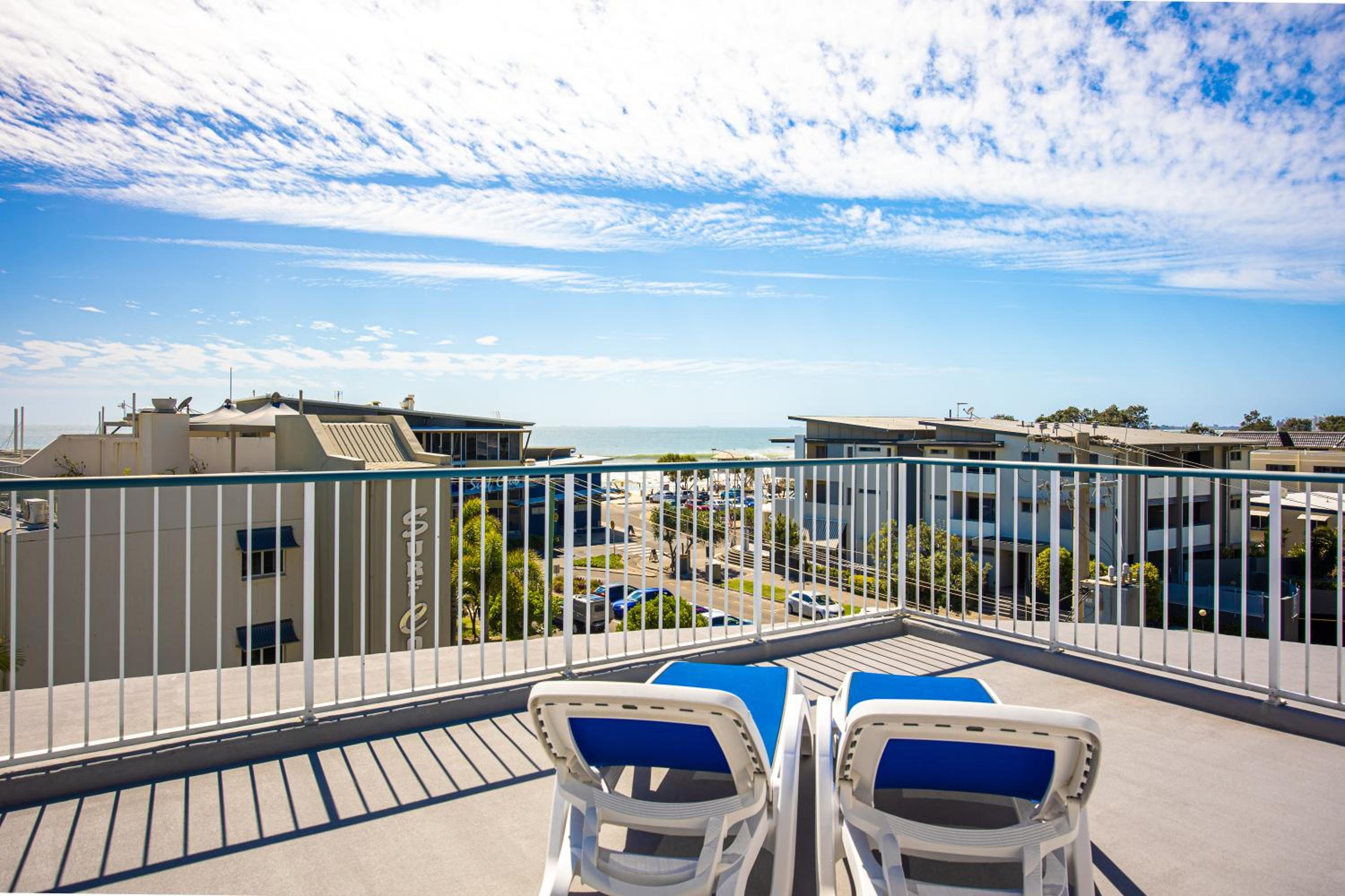 Three-Bedroom Rooftop Apartment with Ocean View  photo 3