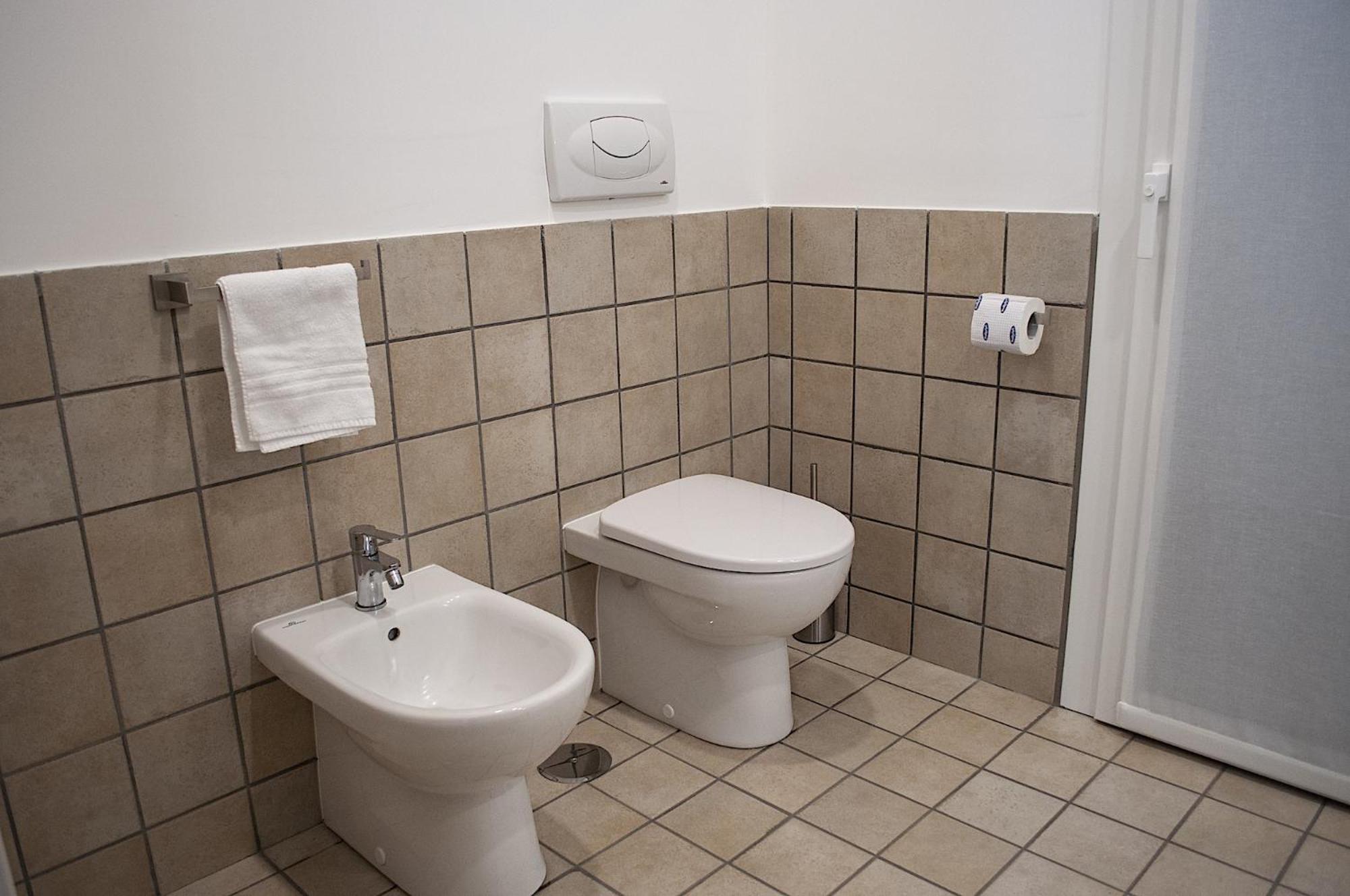 Two-Bedroom House with Two Bathrooms photo 2
